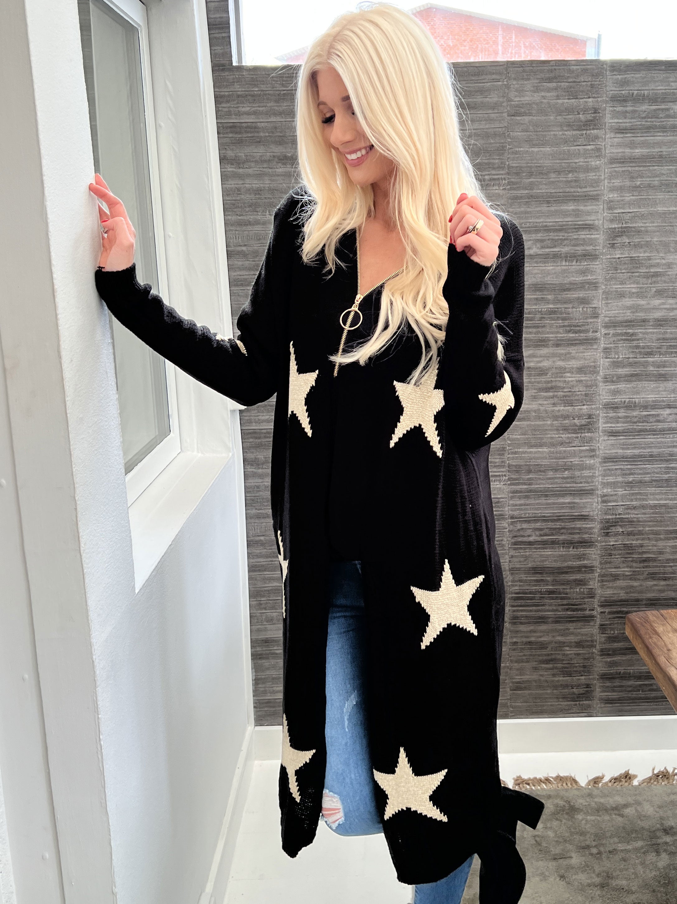 Isadora - Lang strikcardigan med guldstjerner