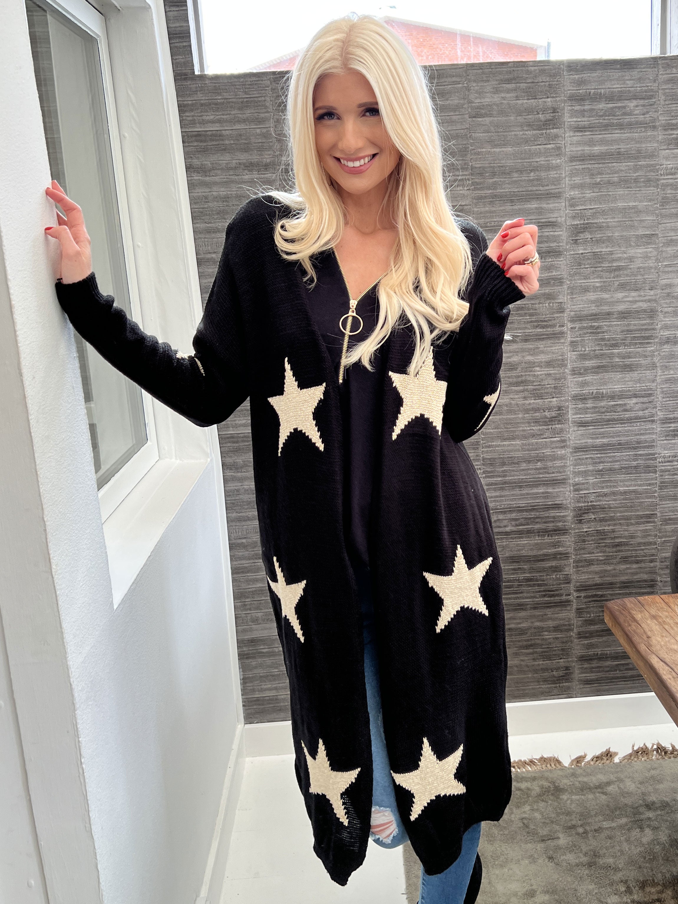 Isadora - Lang strikcardigan med guldstjerner