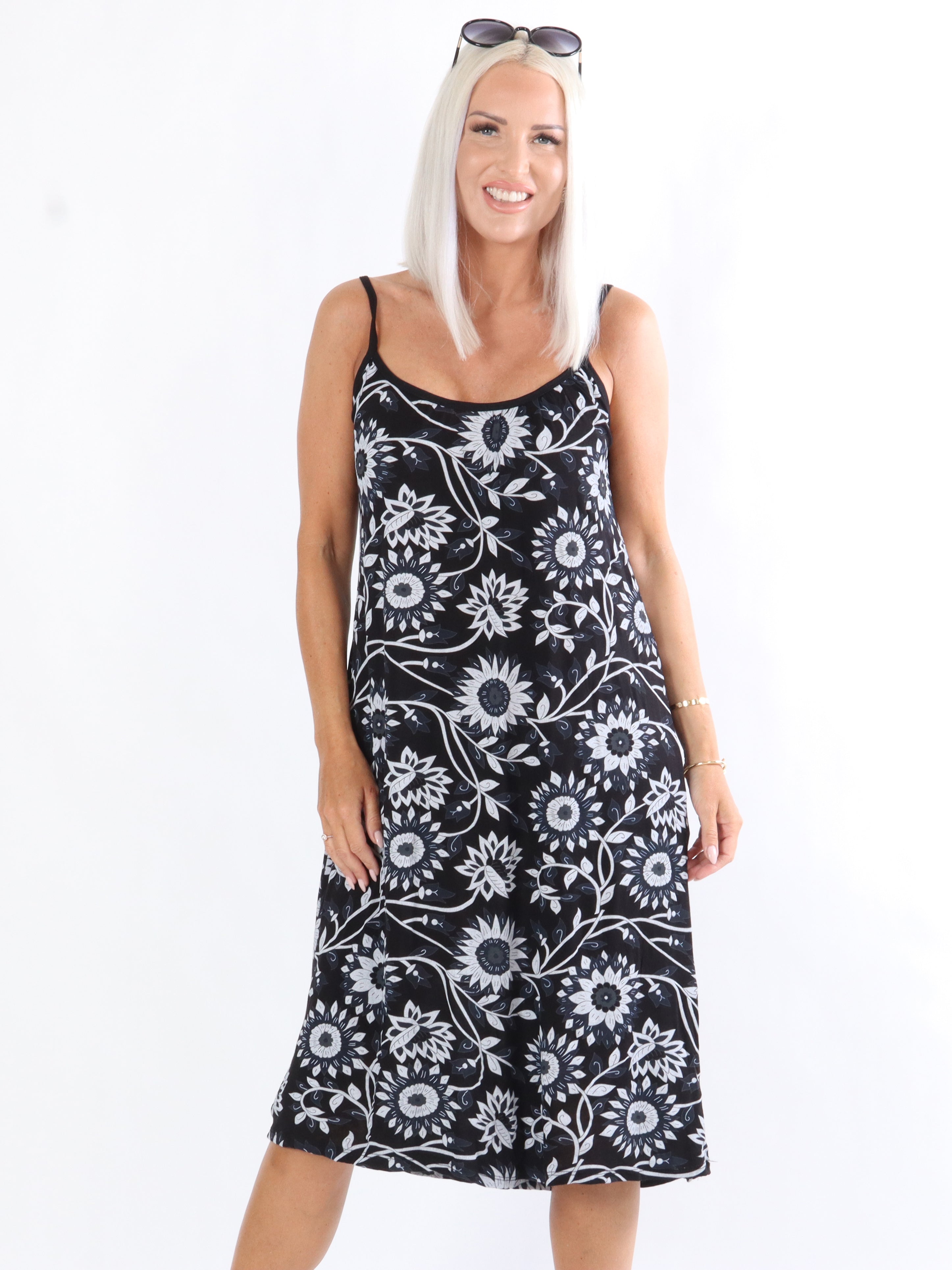 Jamin - Stropkjole i print med løs pasform