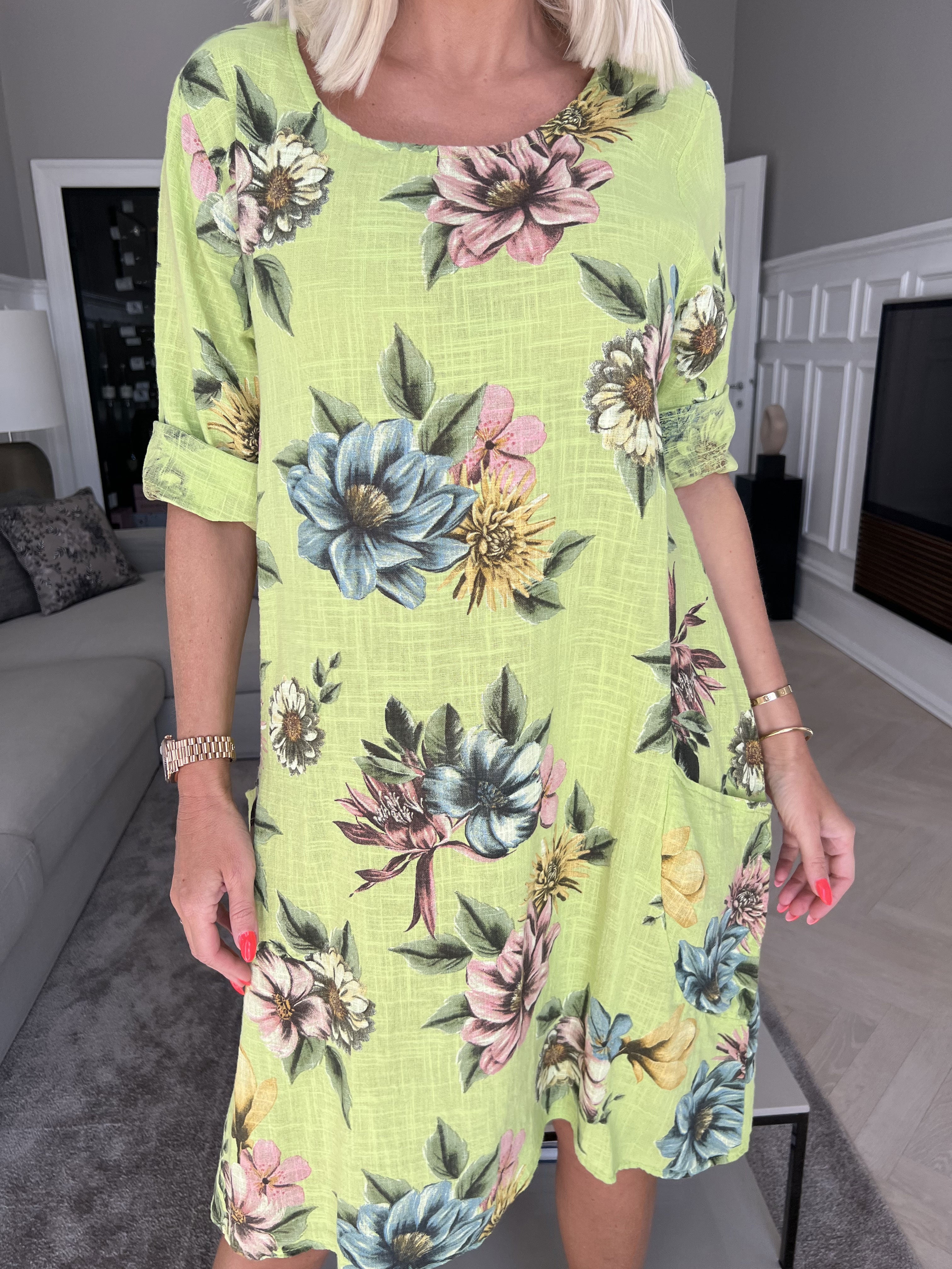 Jayda - Sød kjole i bomuld med lomme og blomsterprint