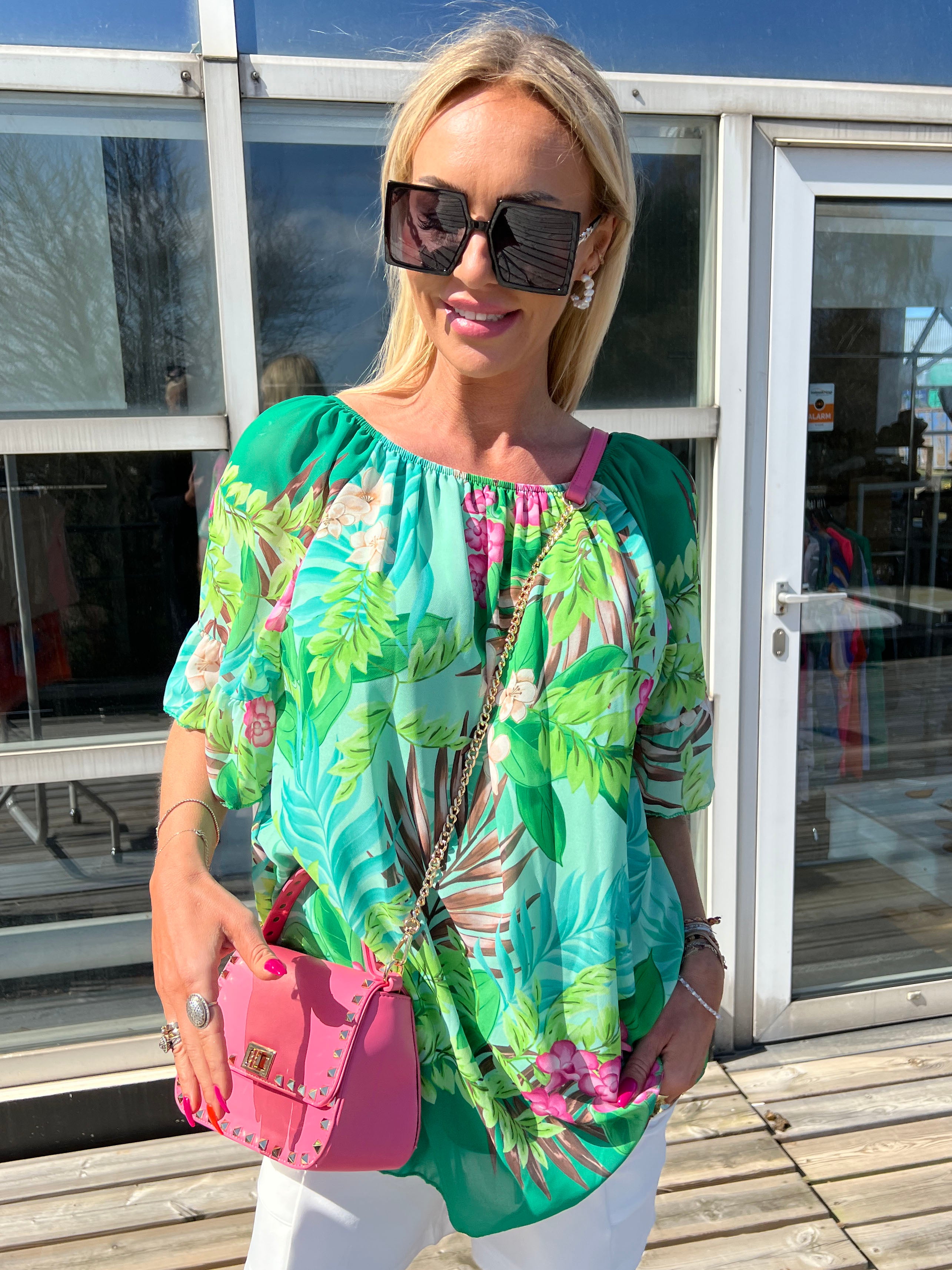 Jeila - Tunika i chiffon med blomsterprint