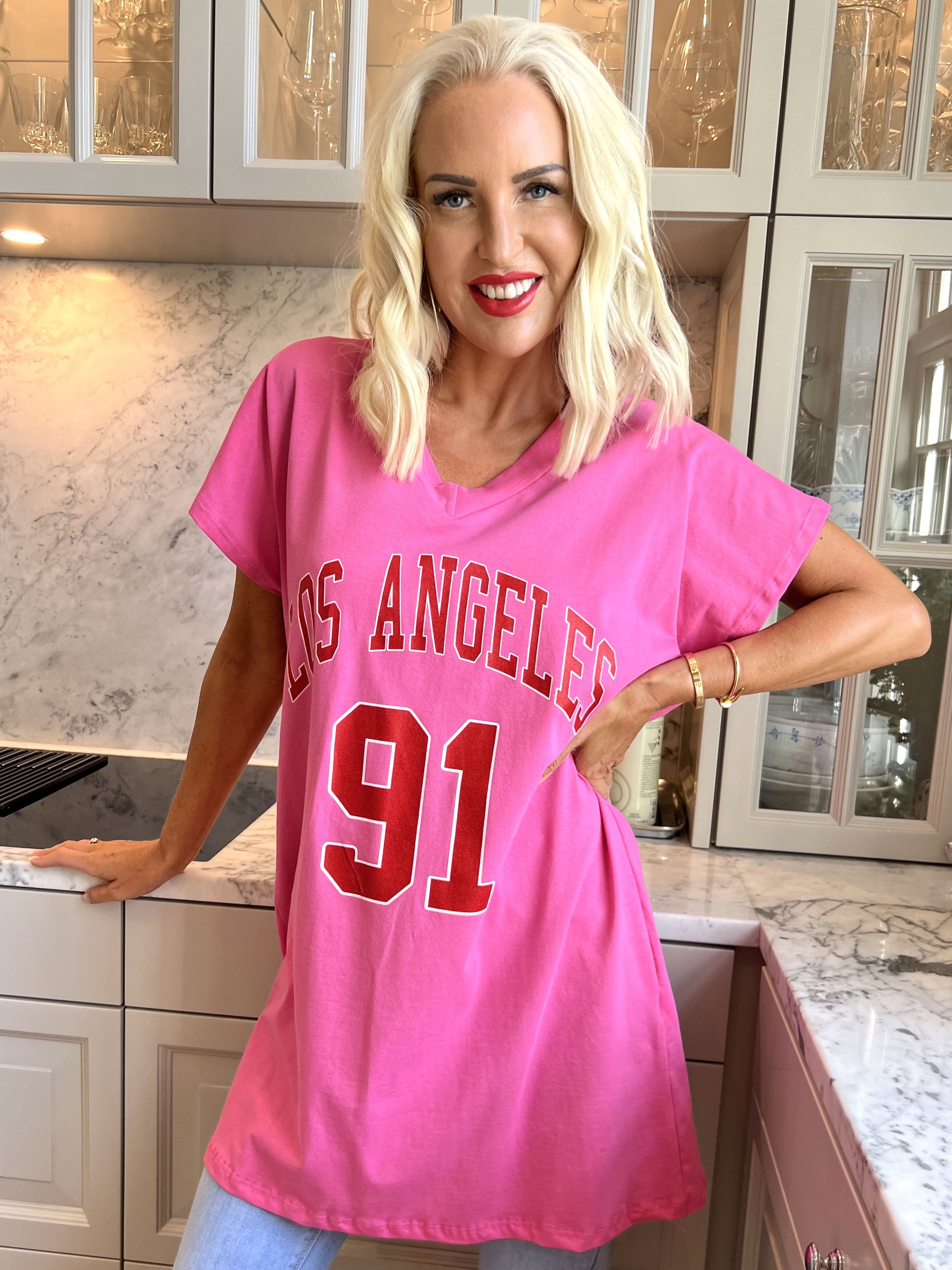 Julia - T-shirt kjole med tekst foran