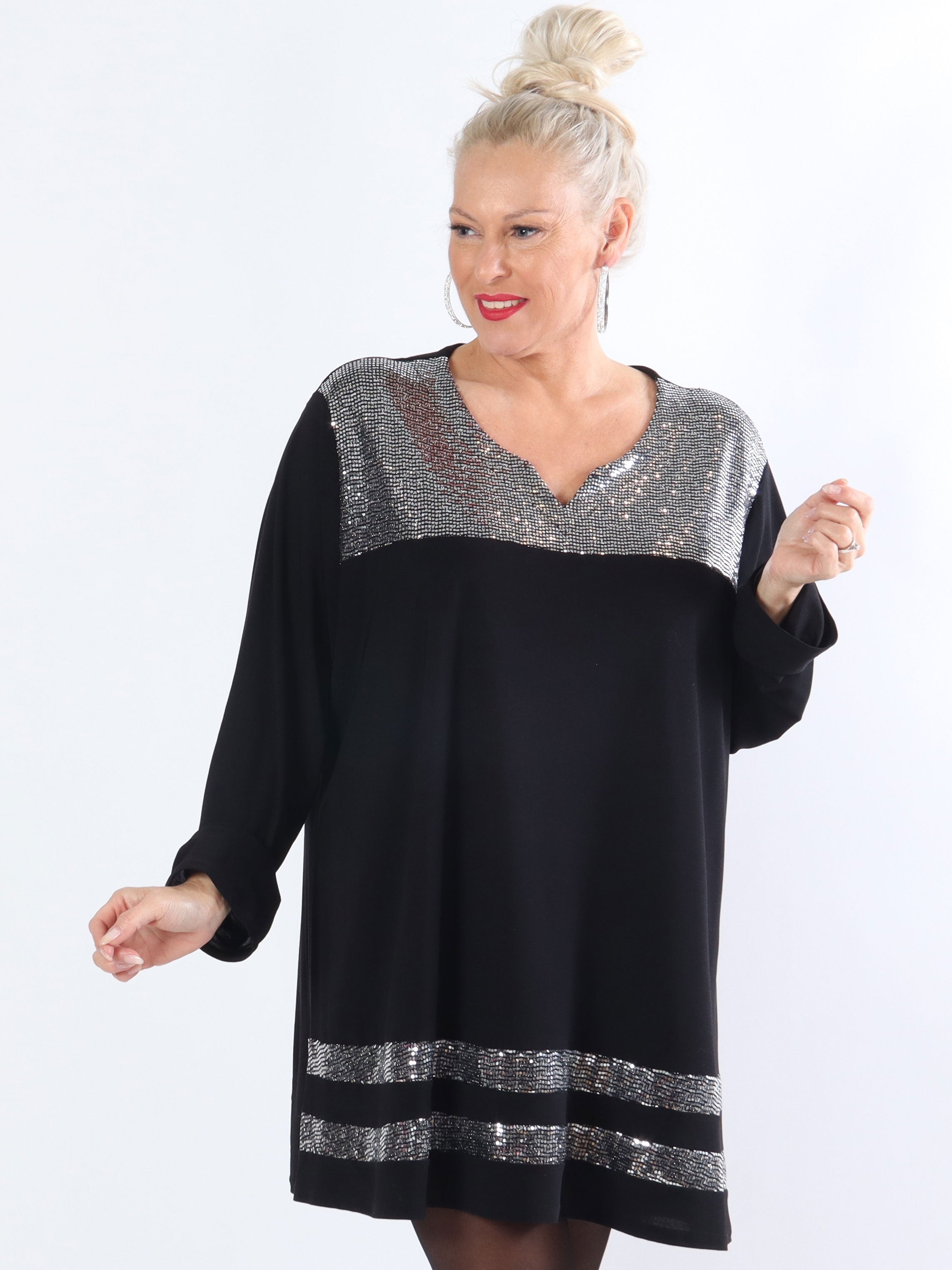 Justine - Sort plus size bluse med sølv glimmer
