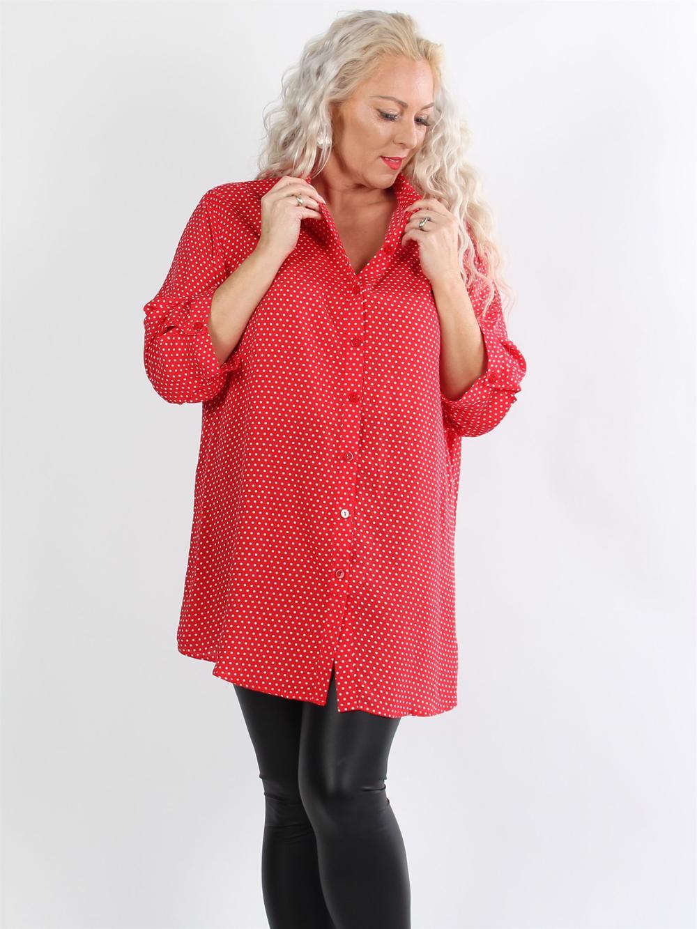 Kerry - Marineblå skjorte med hvide prikker og 3/4 ærmer