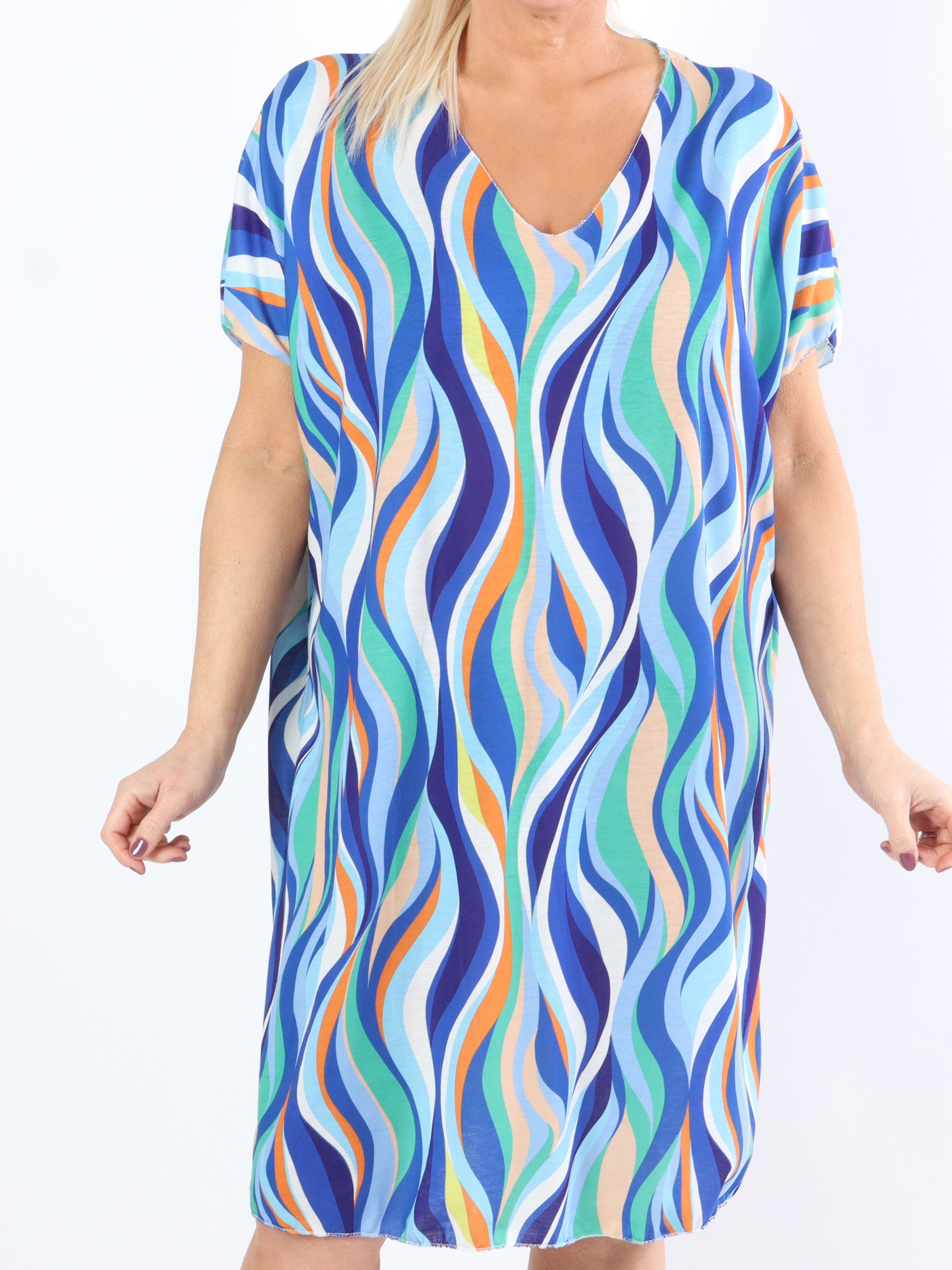 Kirsa Dress - Blød flerfarvet plus size kjole med v-hals