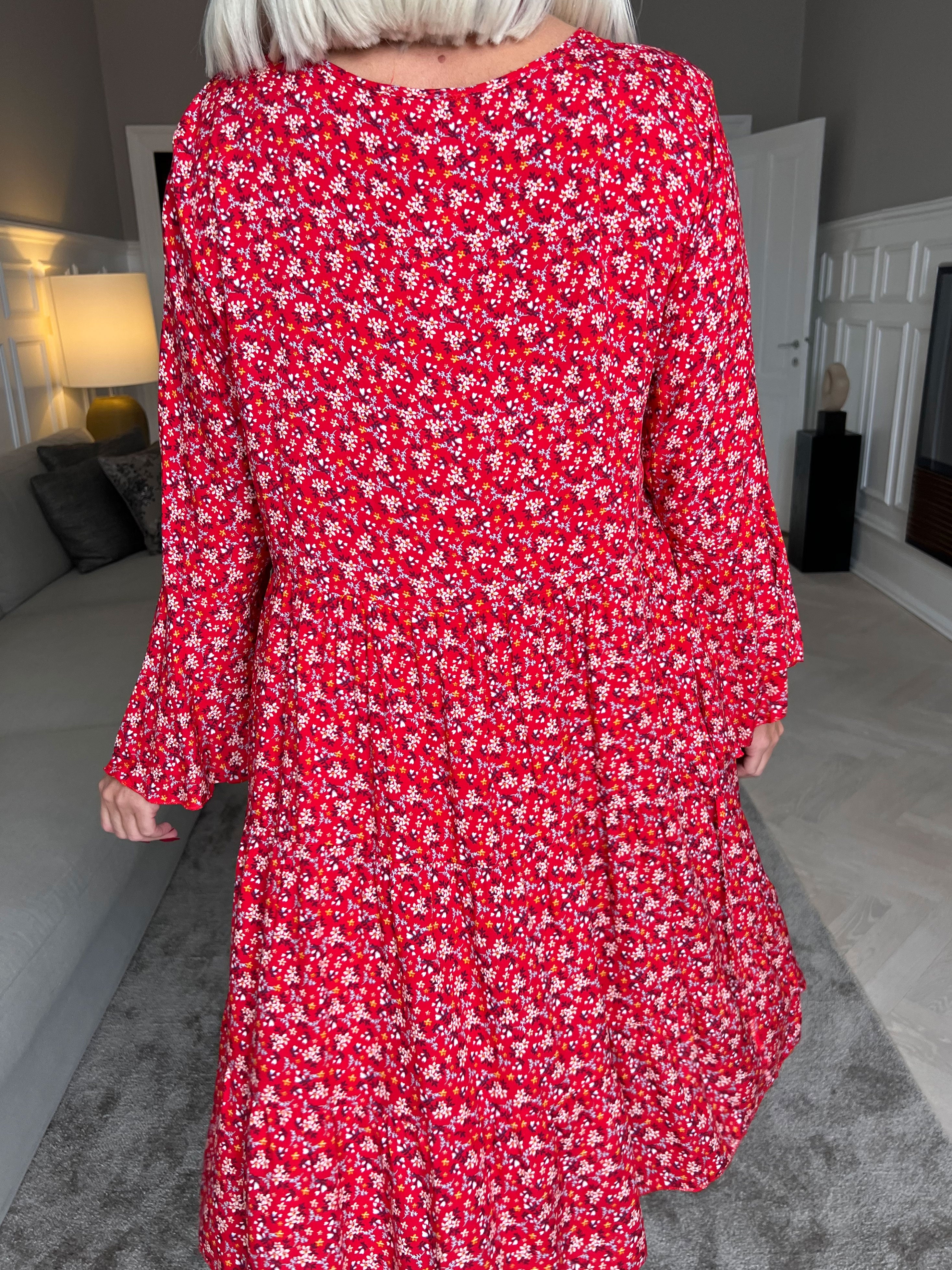 Karla - Smuk blomsterkjole i bomuld med knapper