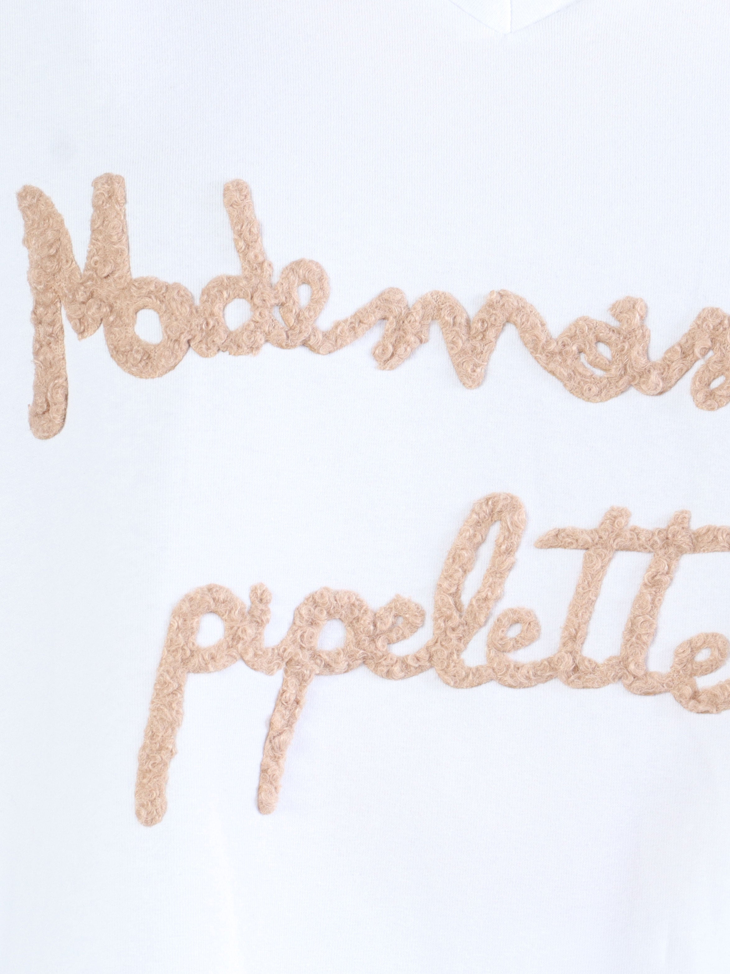 Lady - Hvid plus size t-shirt med v-hals og tekst på brystet