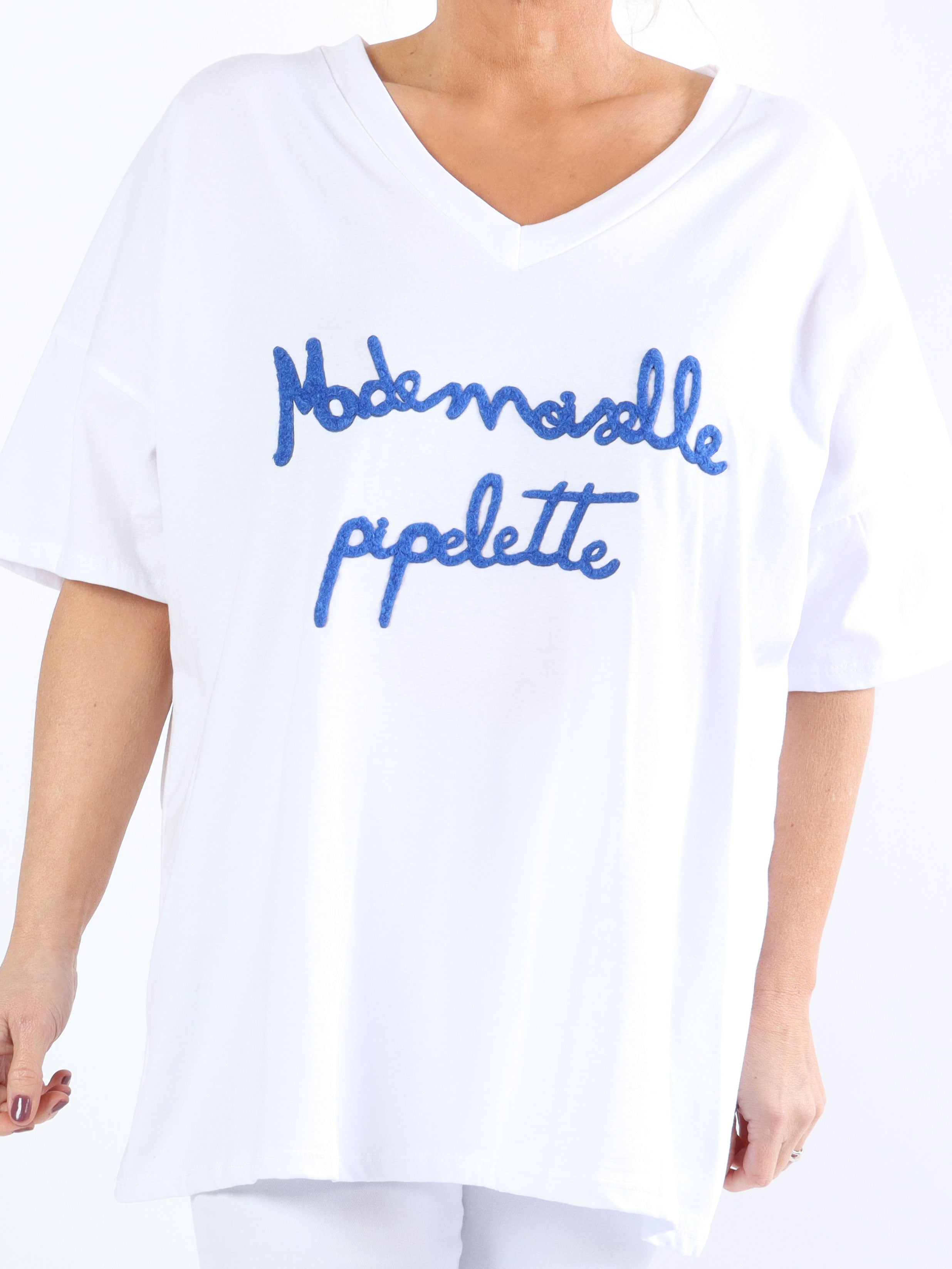 Lady - Hvid plus size t-shirt med v-hals og tekst på brystet