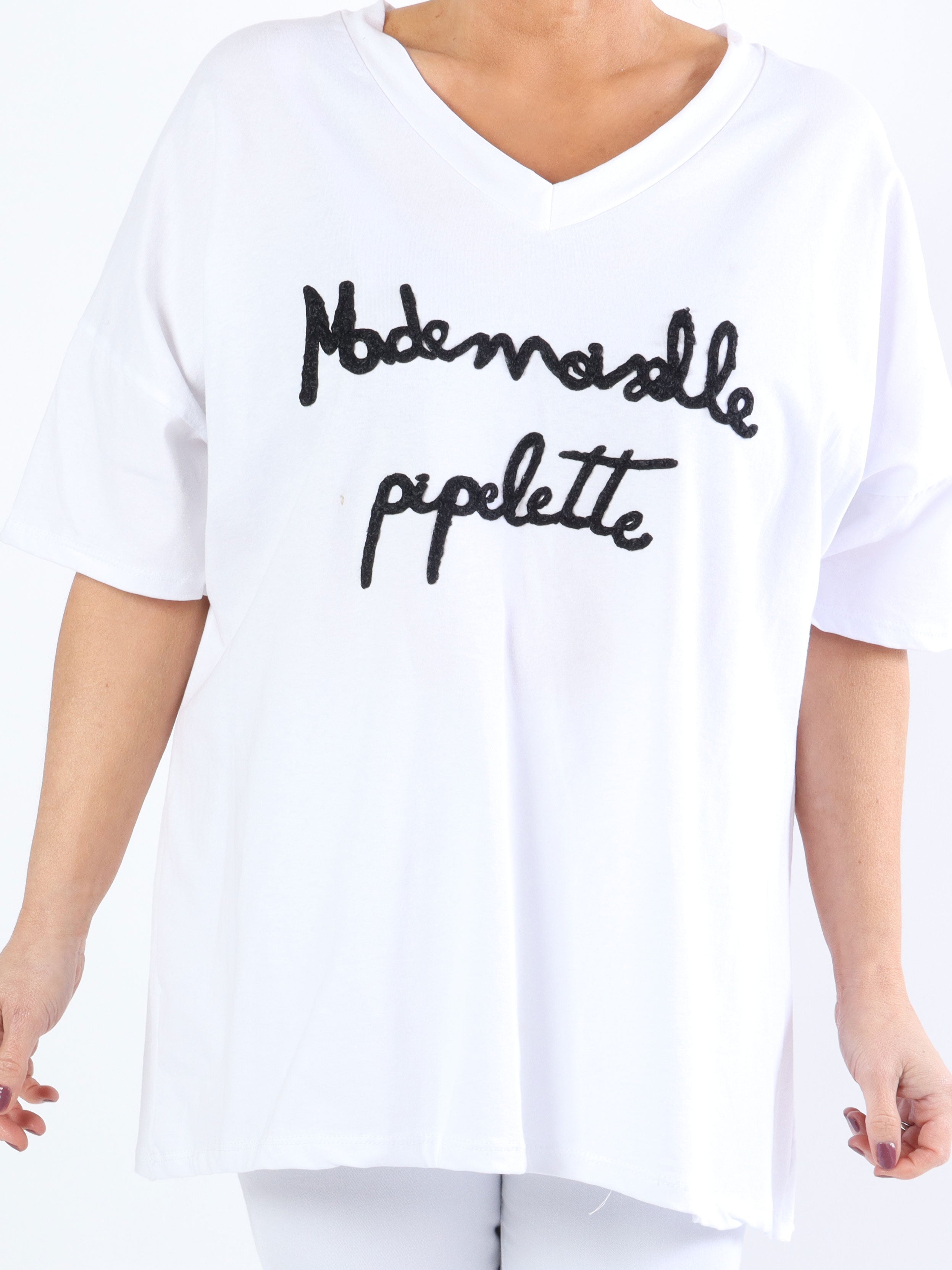 Lady - Hvid plus size t-shirt med v-hals og tekst på brystet