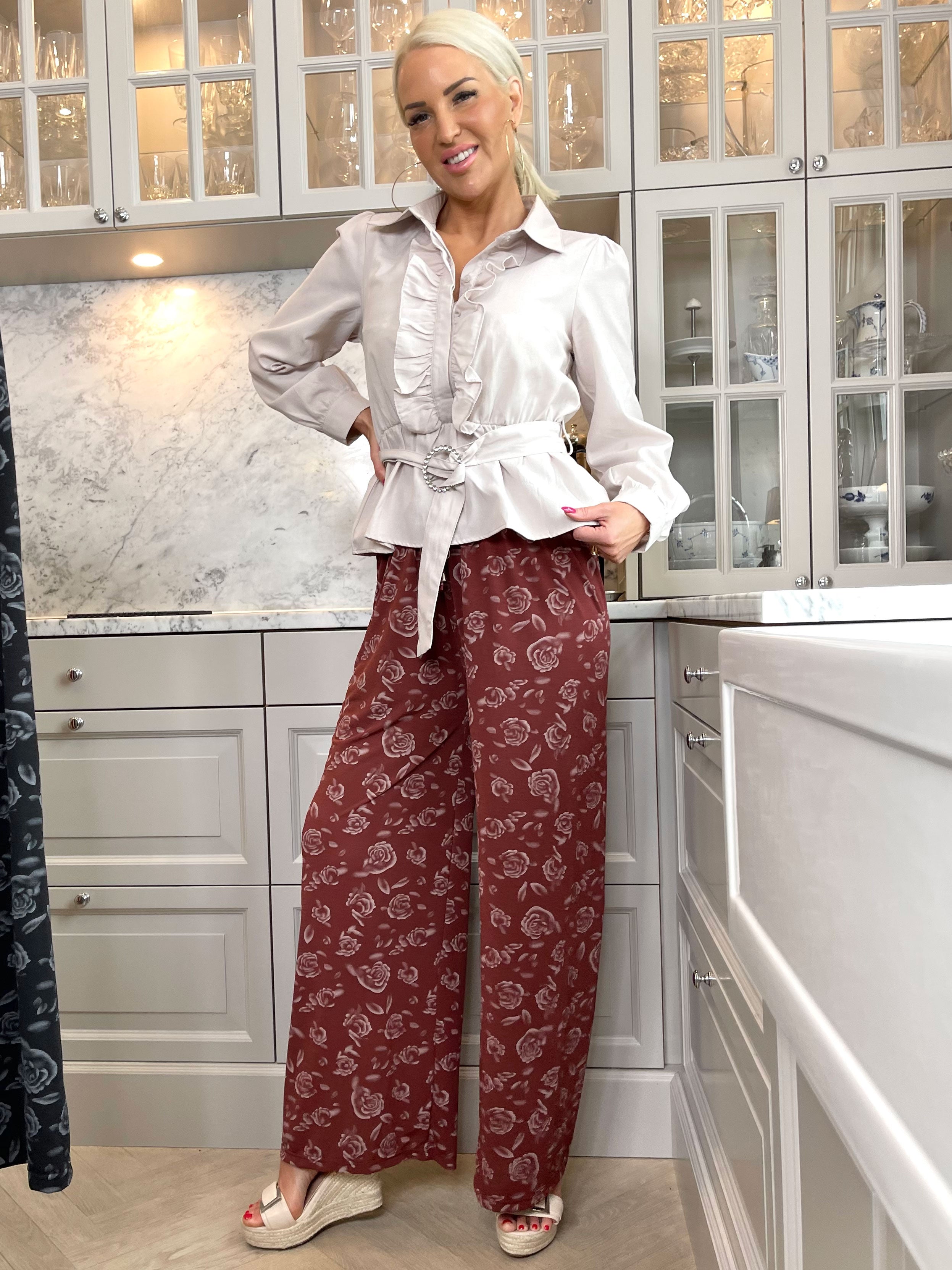 Laiba - Løse bukser med rosemotiver