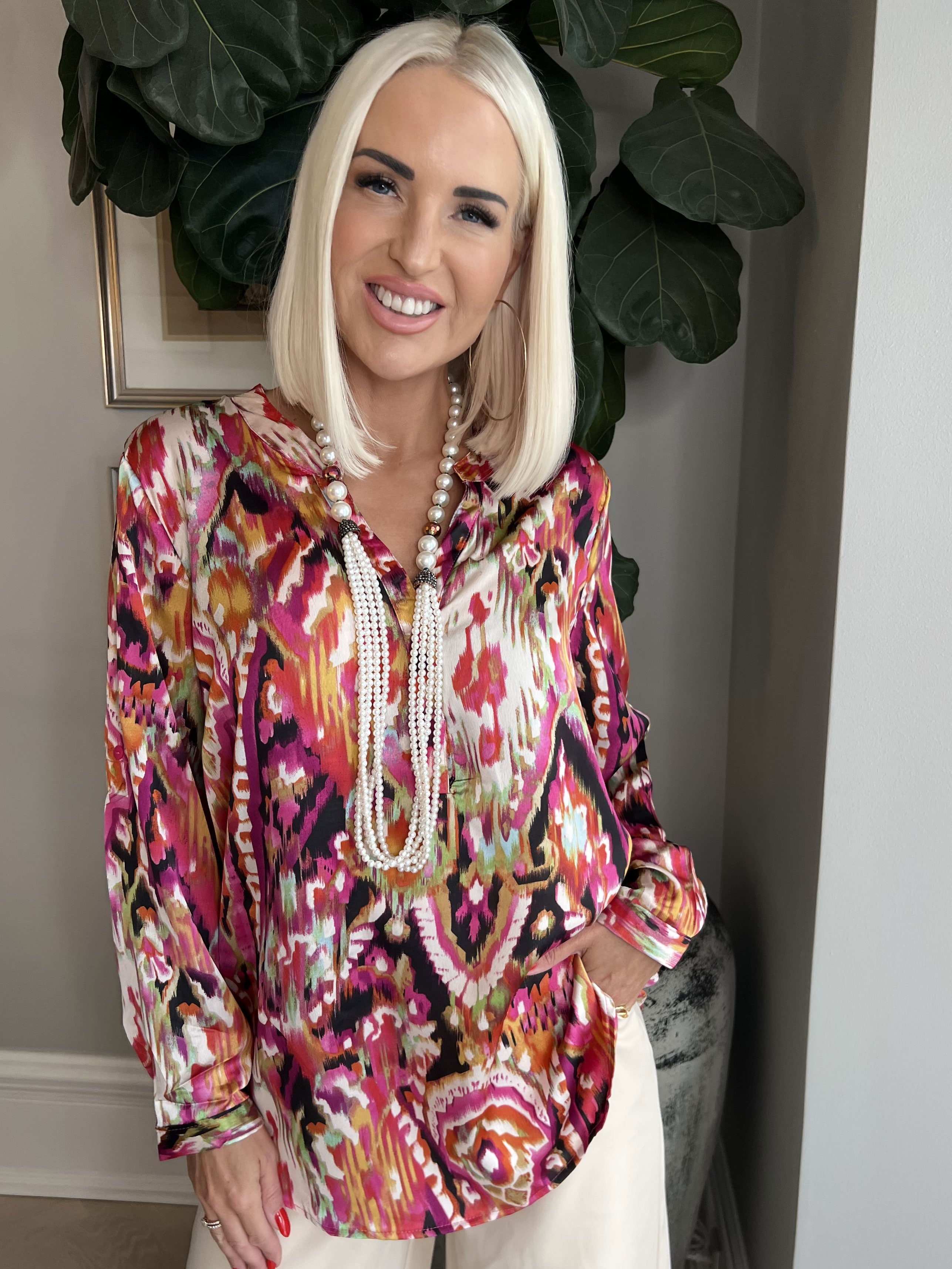 Leona - Flerfarvet mønstret skjorte i silkelook