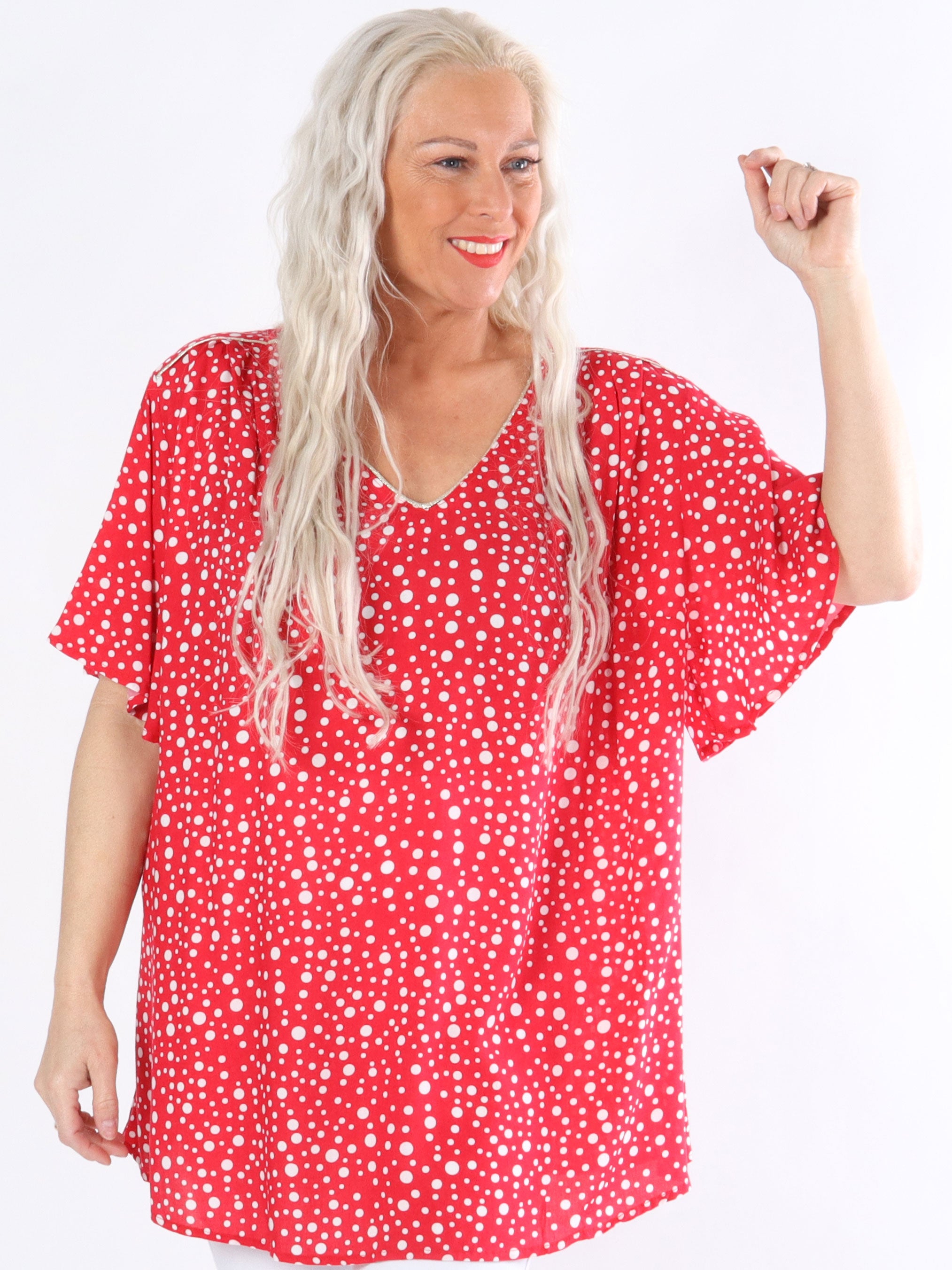 Leslie - Sort bluse med prikker og søde ærmer