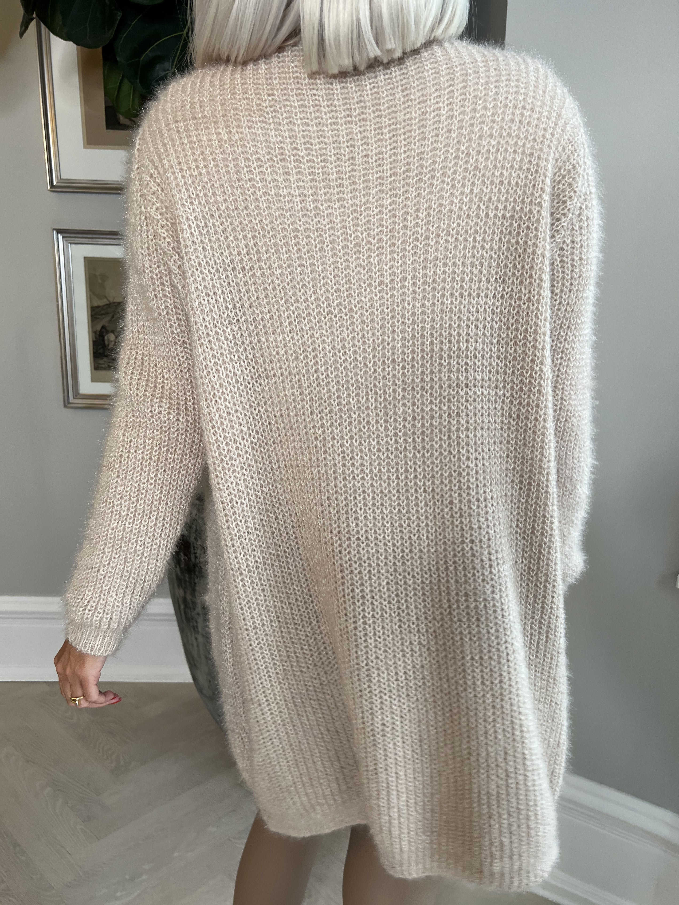 Levy - Fluffy cardigan med lommer