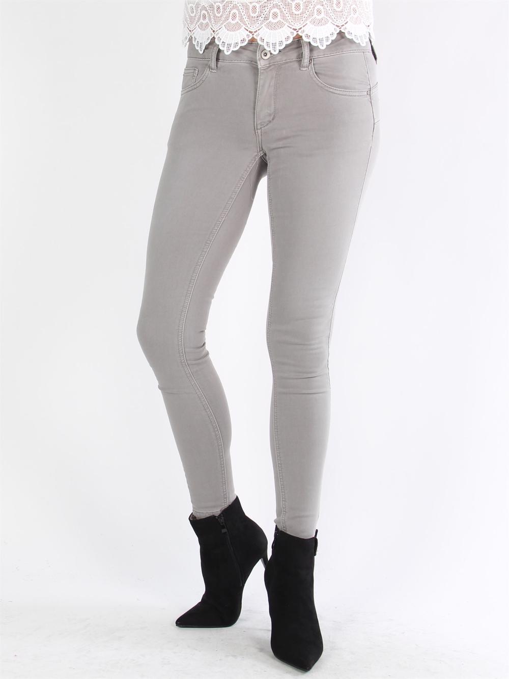 Lidija - Beigefarvet skinny jeans med stretch
