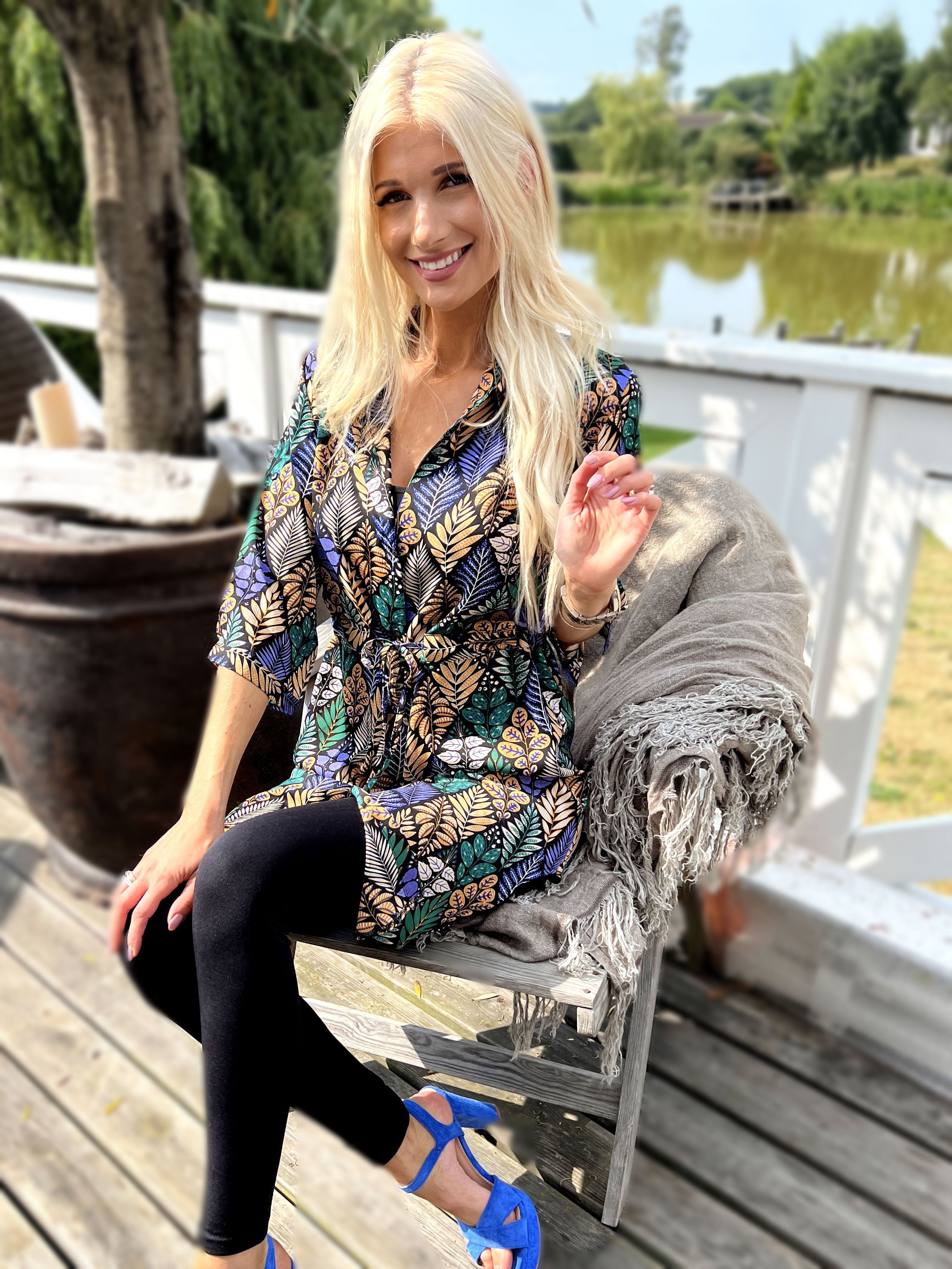 Lilje - Mønstret skjorte med bindebånd