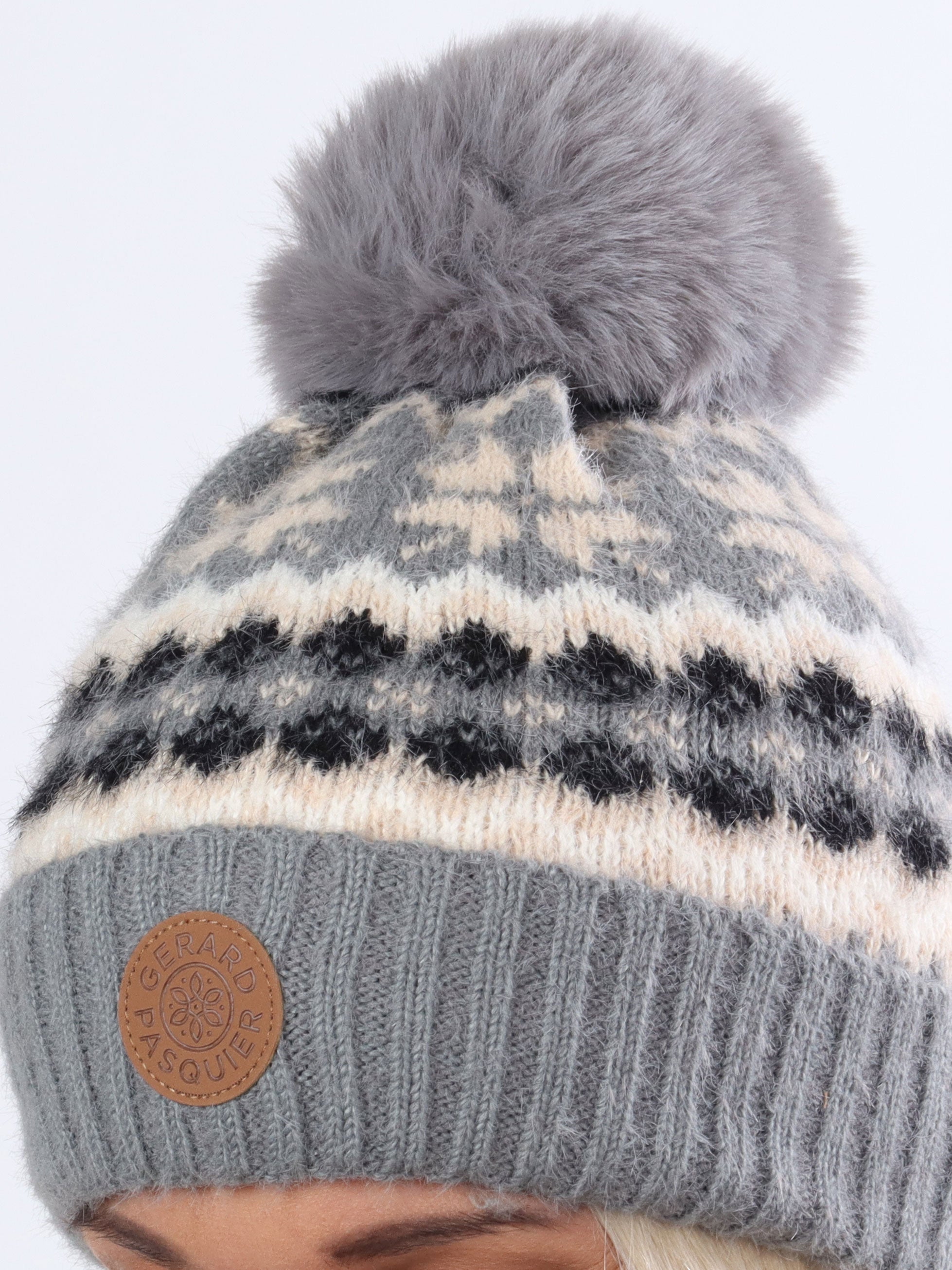 Lina - Blød hue med mønster og pompon