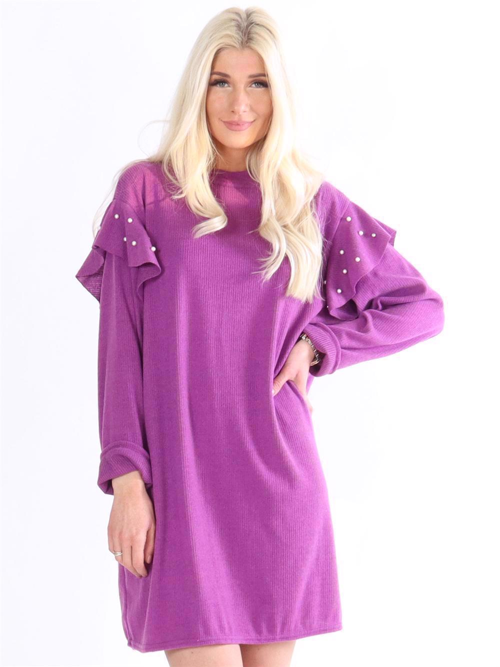 Linda - Blød kjole med perler og flæser