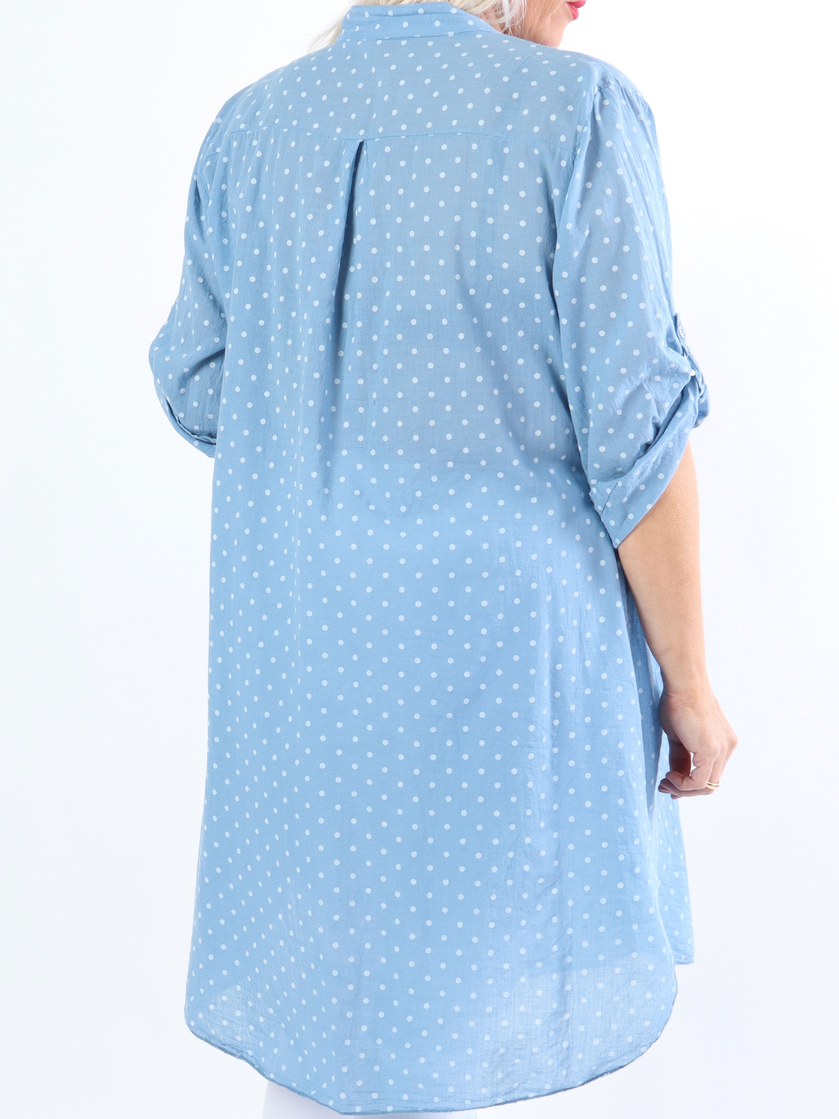 Linda - Plus size skjorte i bomuld med små prikker