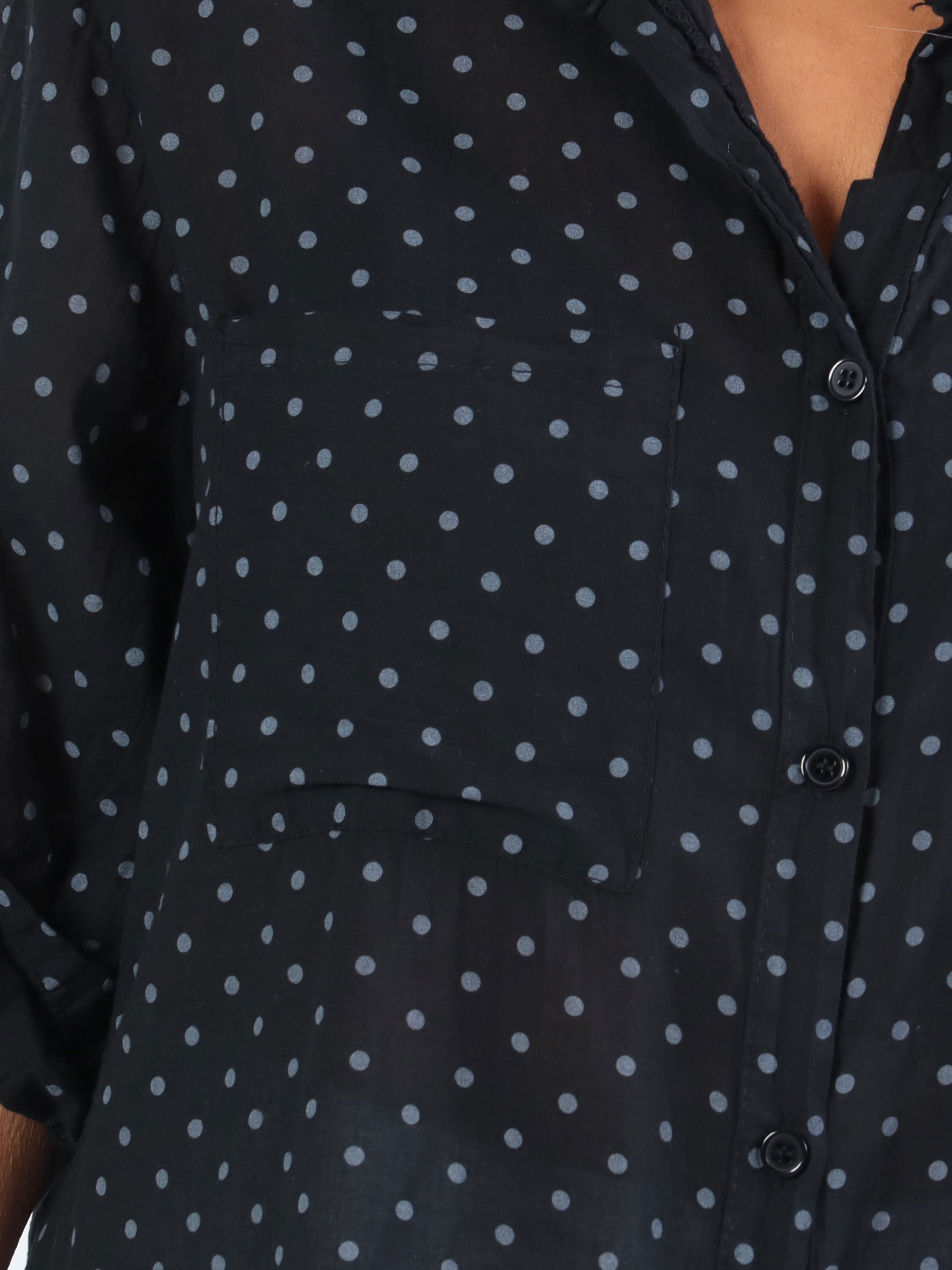 Linda - Plus size skjorte i bomuld med små prikker
