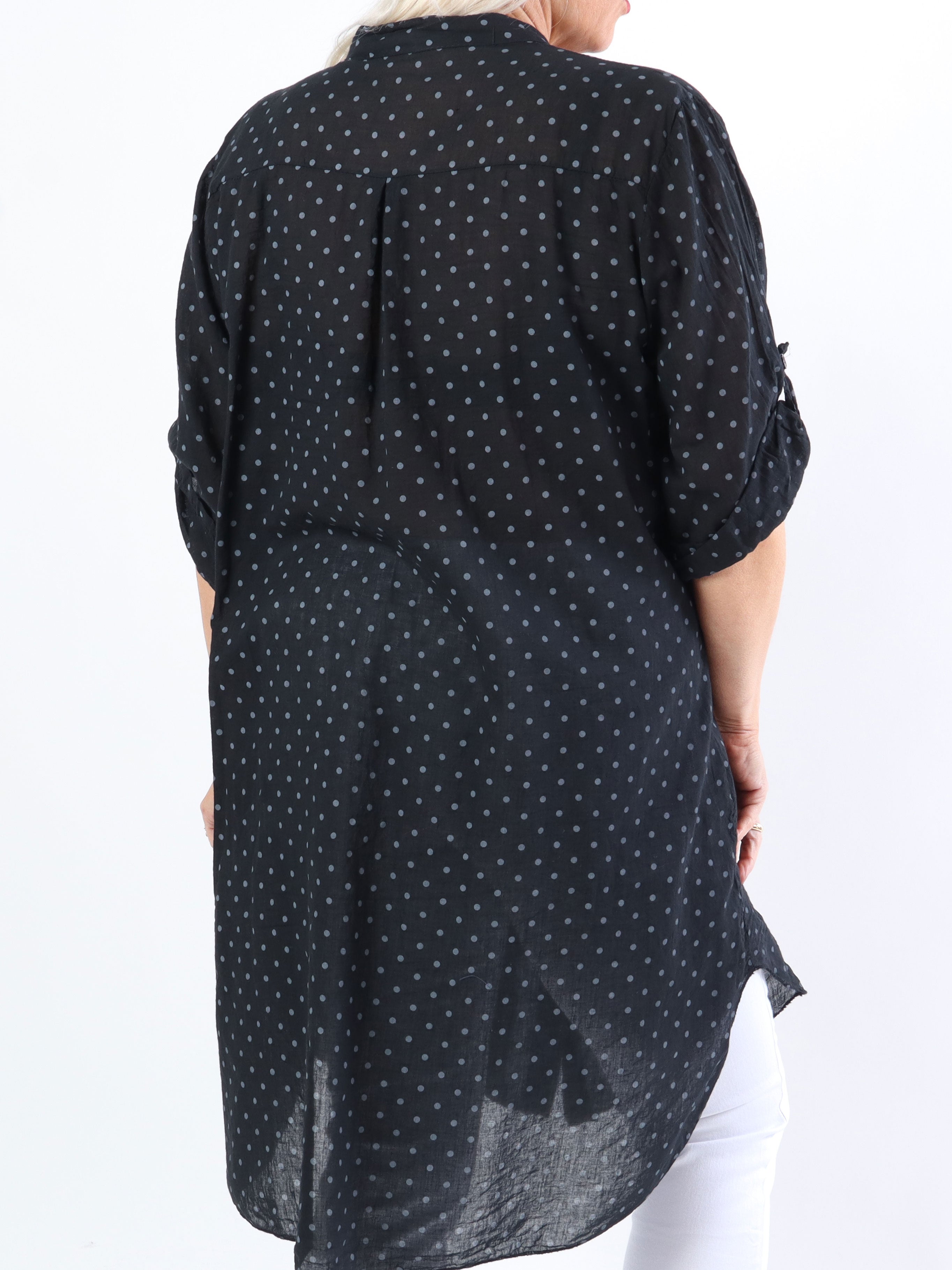Linda - Plus size skjorte i bomuld med små prikker