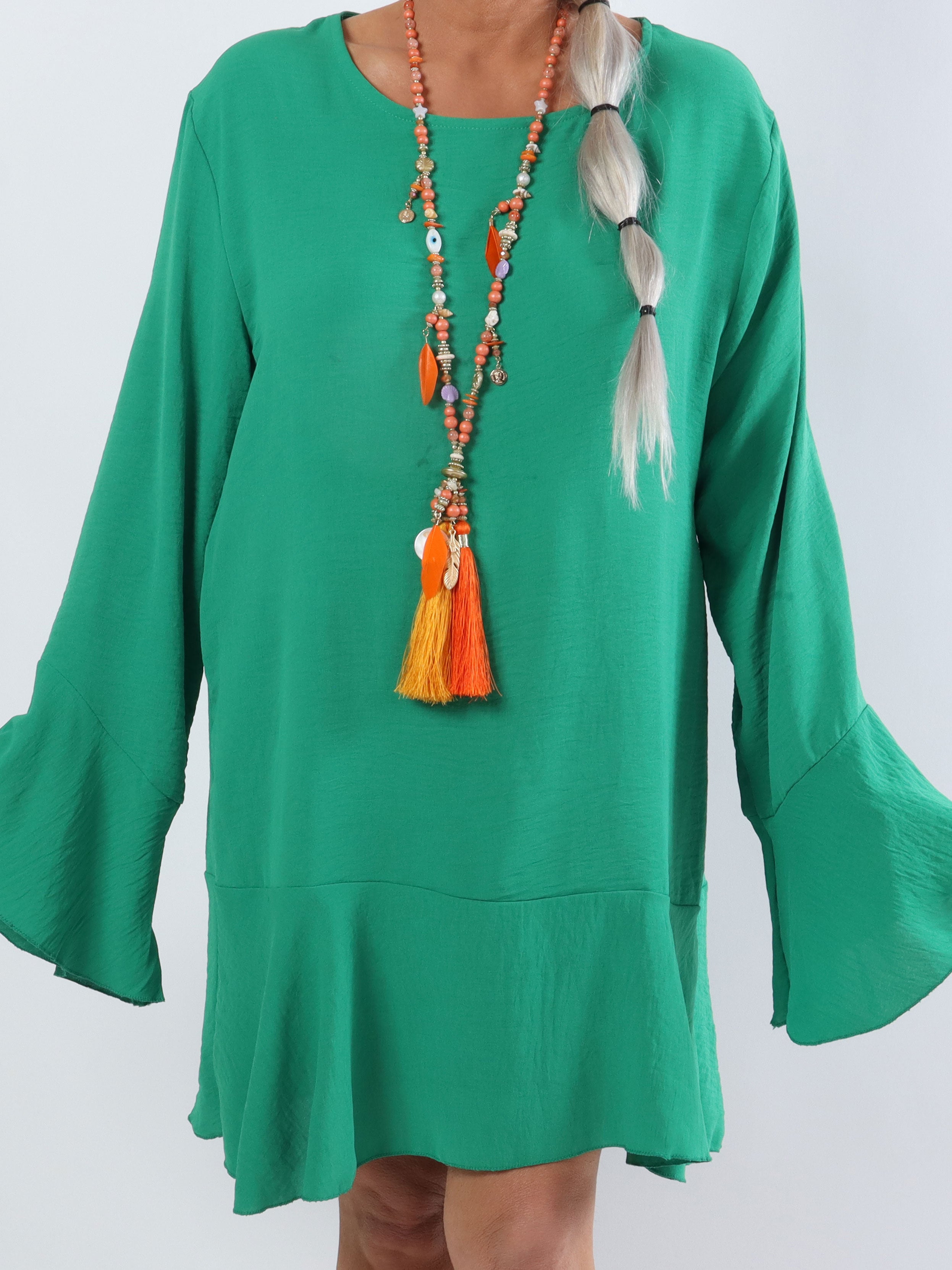 Linja - Plus size bluse med flæse på ærmet