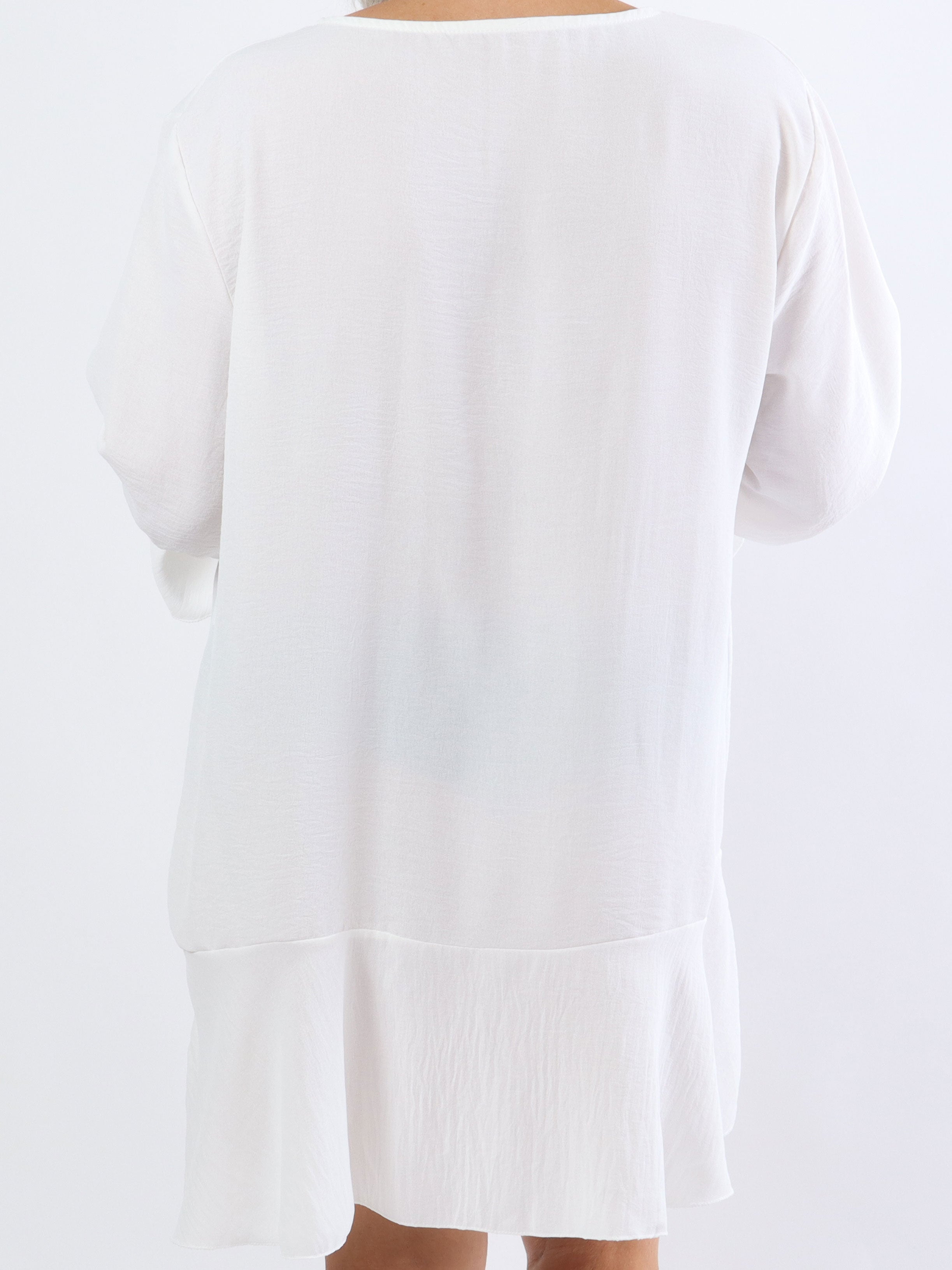 Linja - Plus size bluse med flæse på ærmet