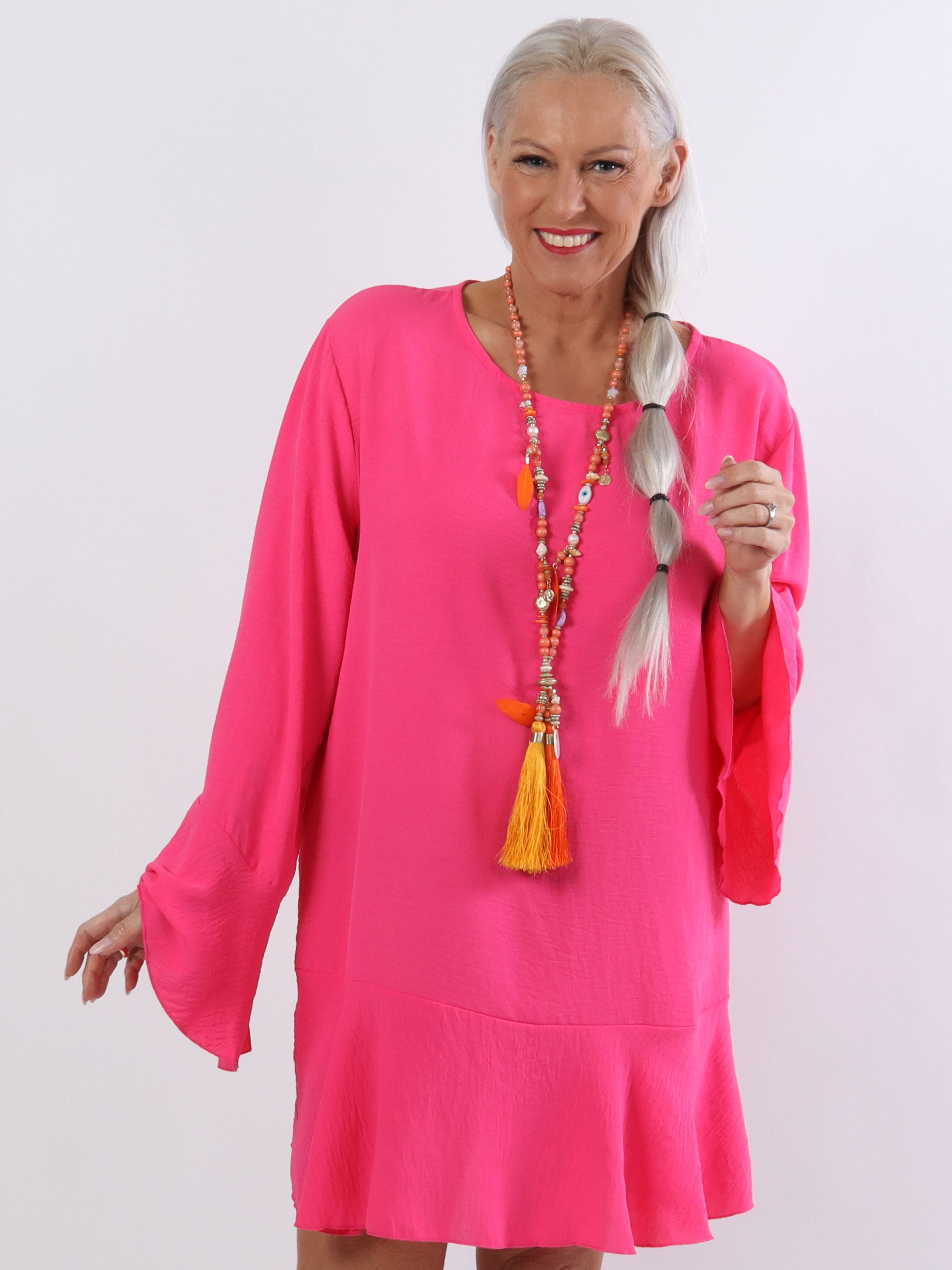 Linja - Plus size bluse med flæse på ærmet