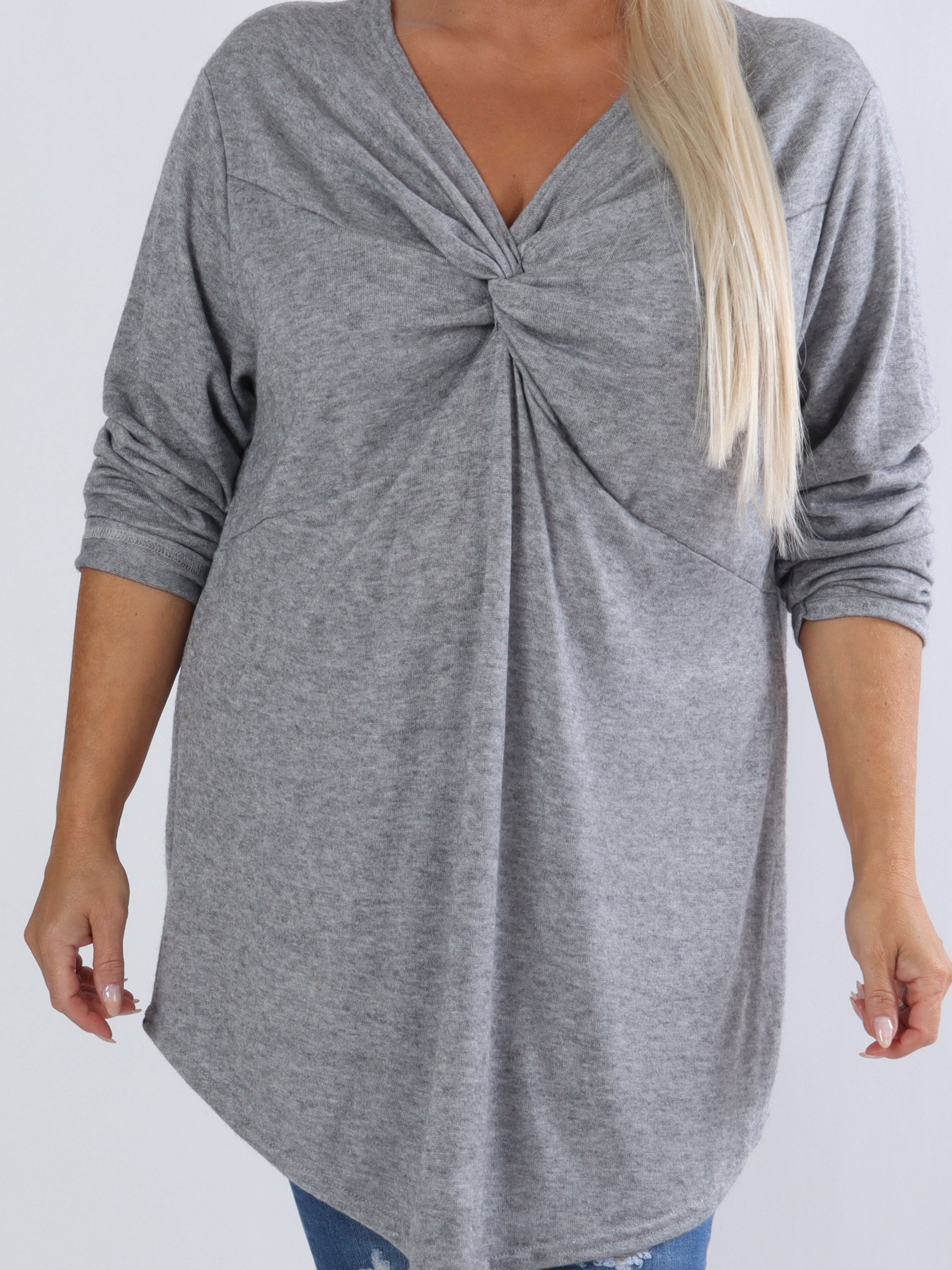 Linn - Blød plus size bluse med knude på brystet