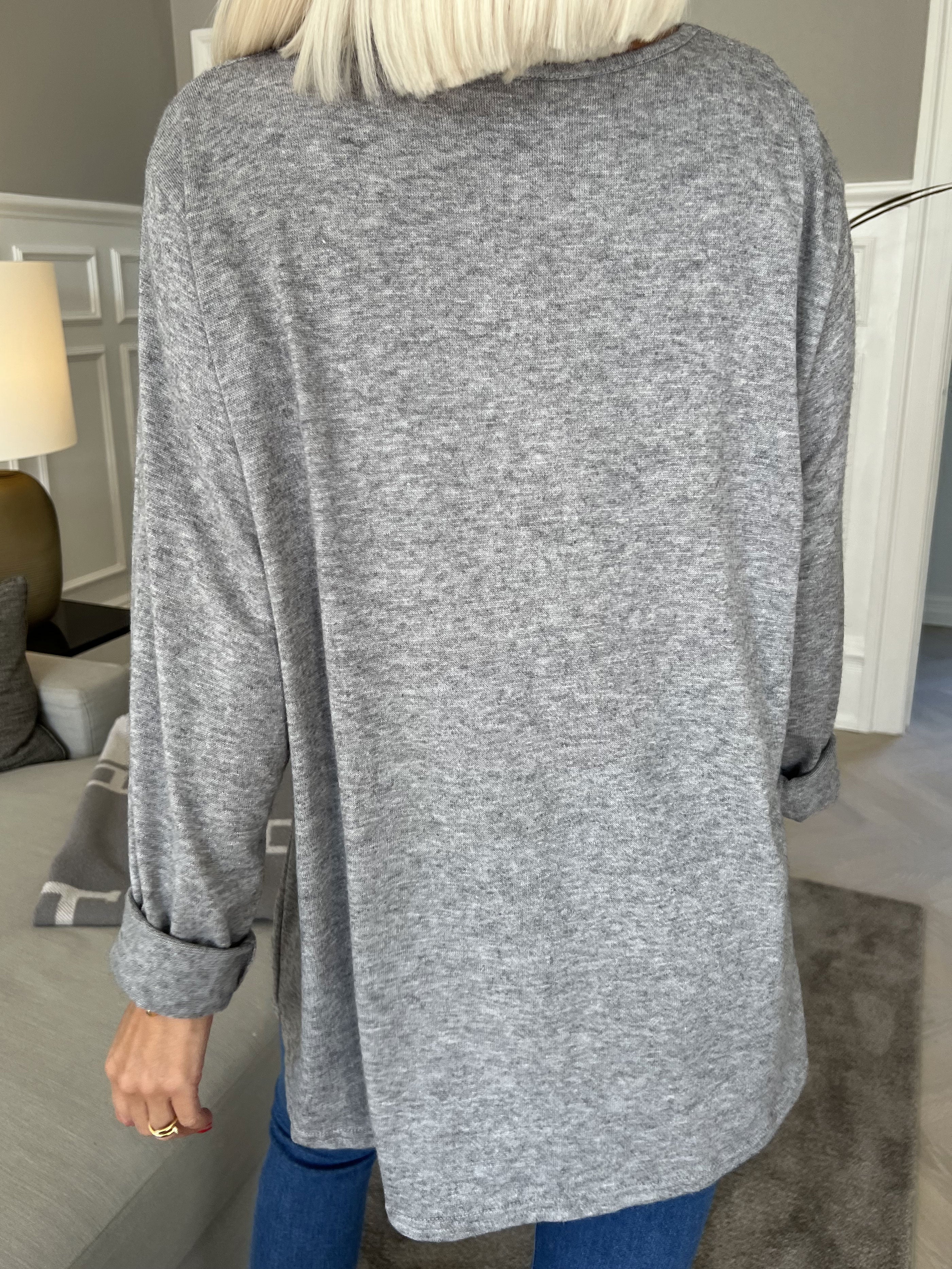 Linn - Blød bluse med knude på brystet