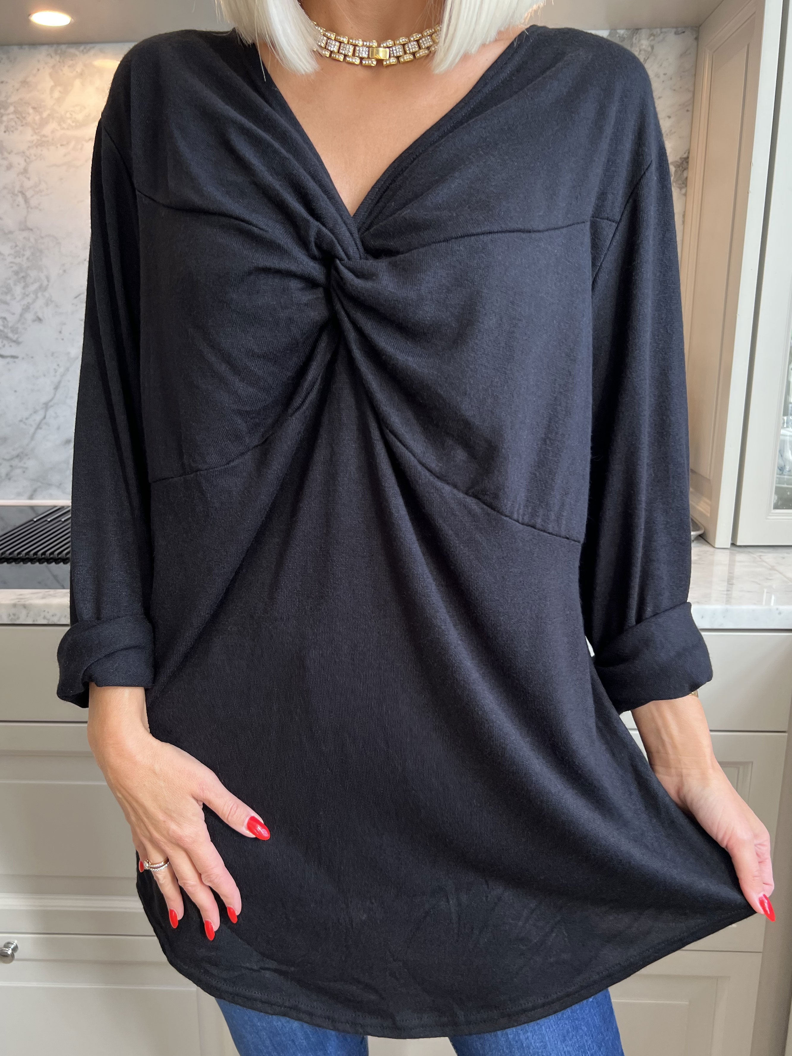 Linn - Blød bluse med knude på brystet