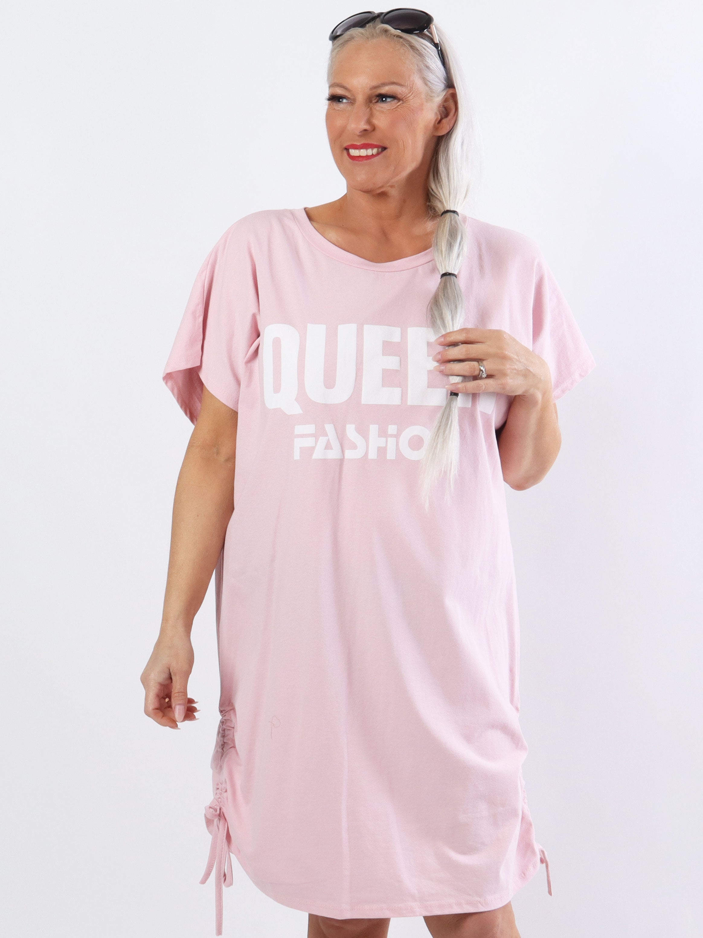 Linnea - Plus size t-shirt kjole med tekst og snøre