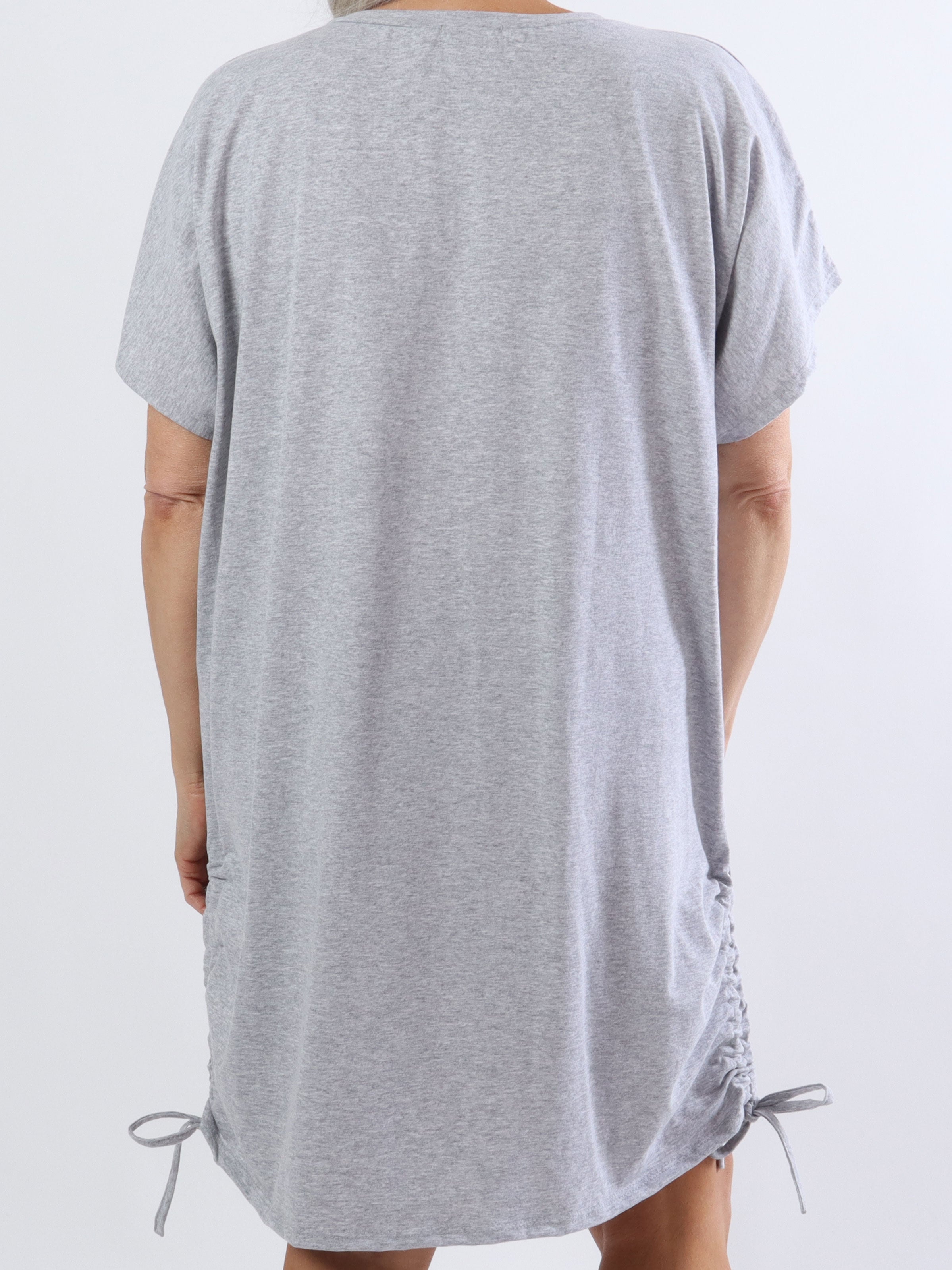 Linnea - Plus size t-shirt kjole med tekst og snøre