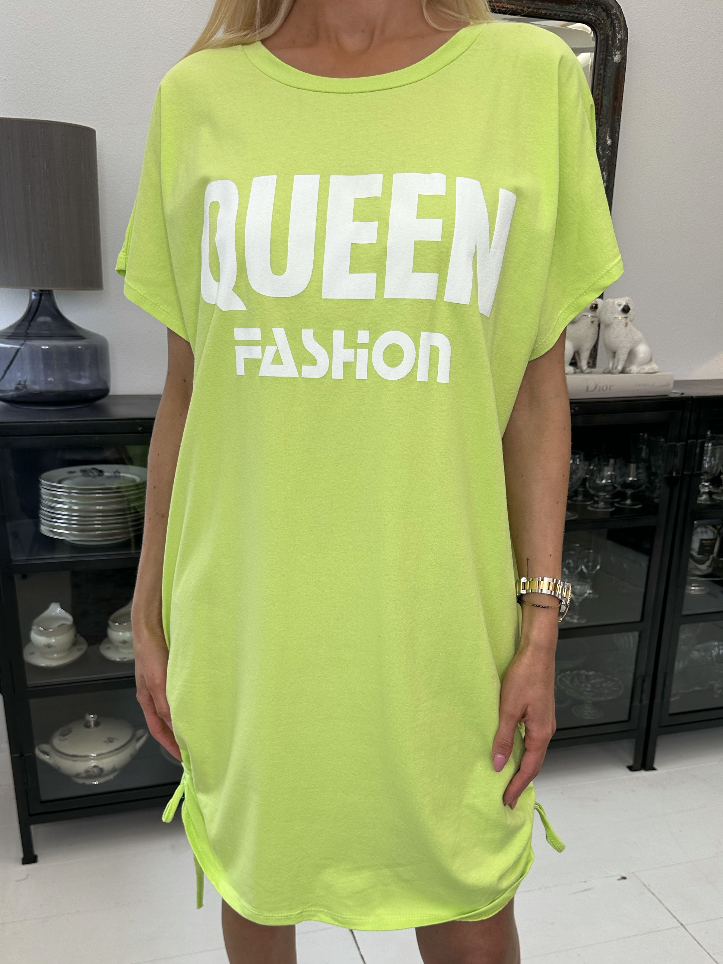 Linnea - T-shirt kjole med tekst og snøre