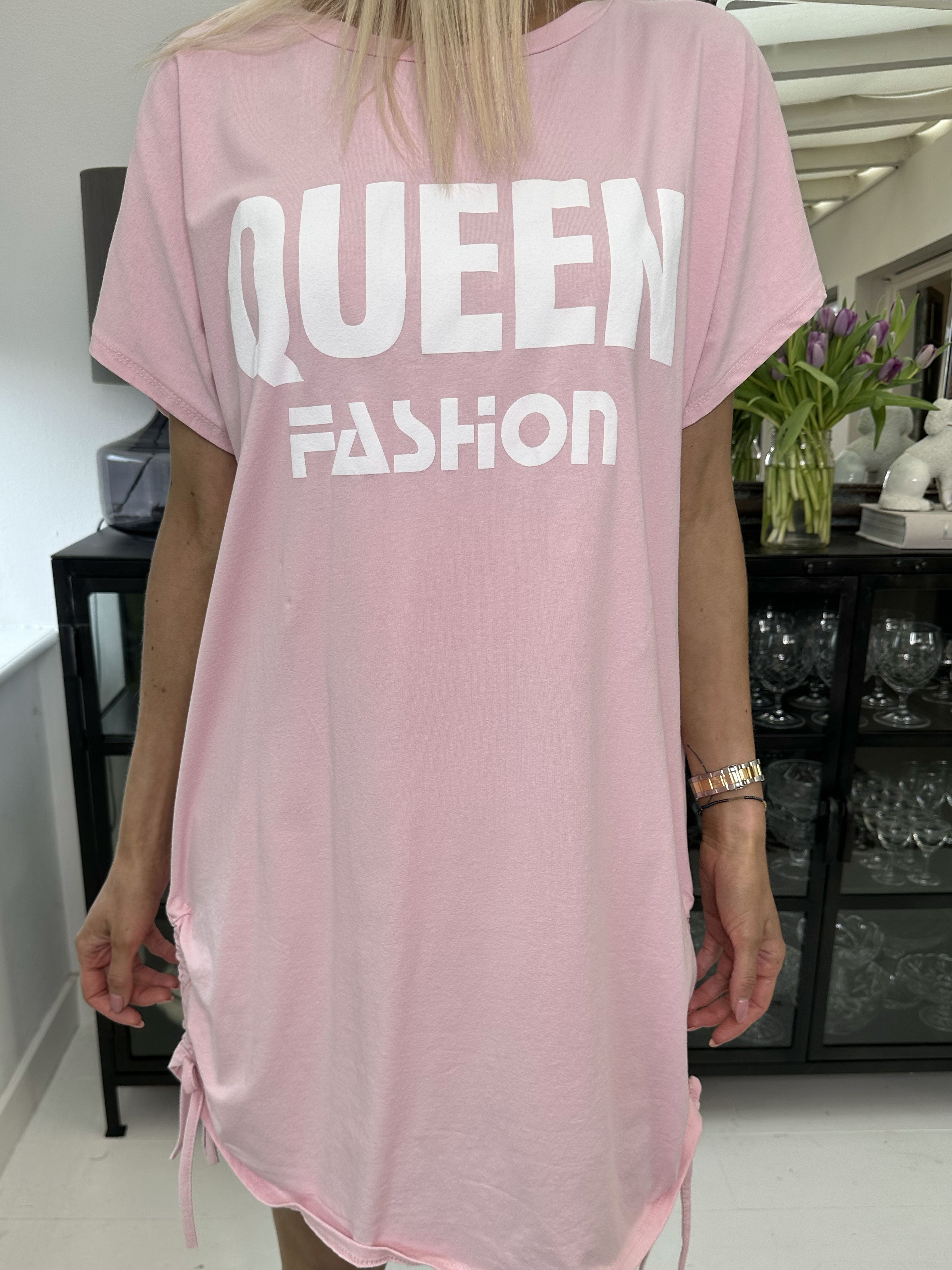 Linnea - T-shirt kjole med tekst og snøre