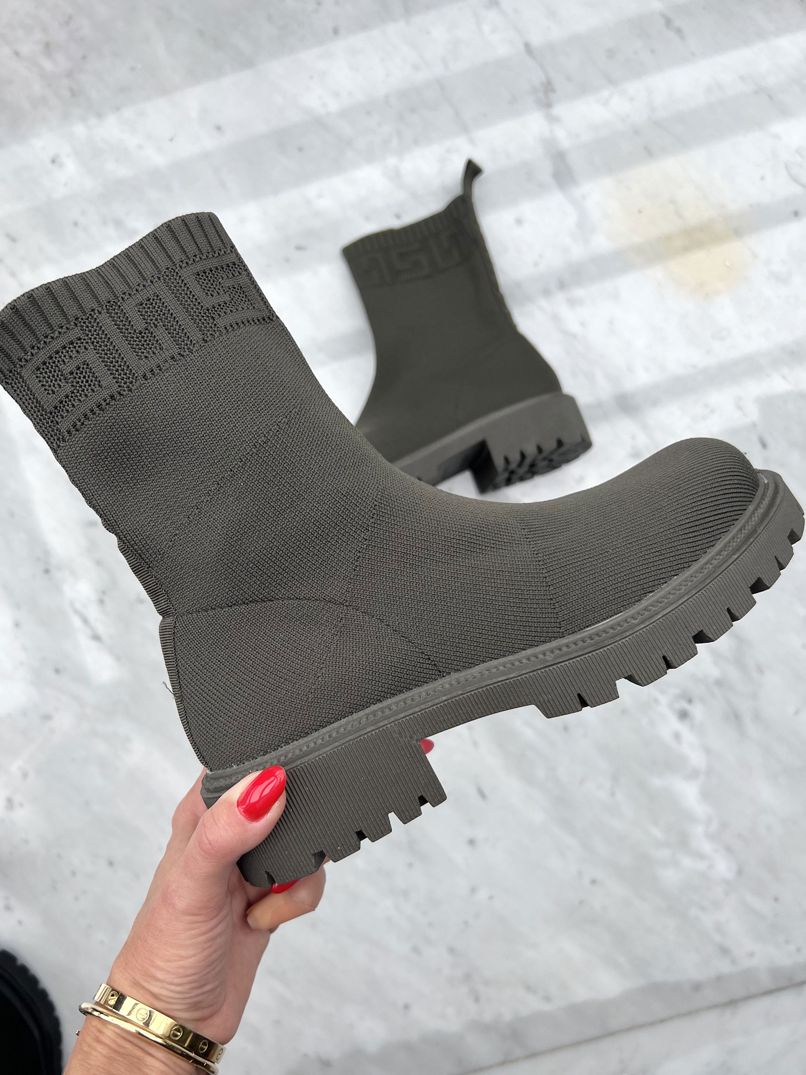 Lola - Sokkestøvler med chunky sål