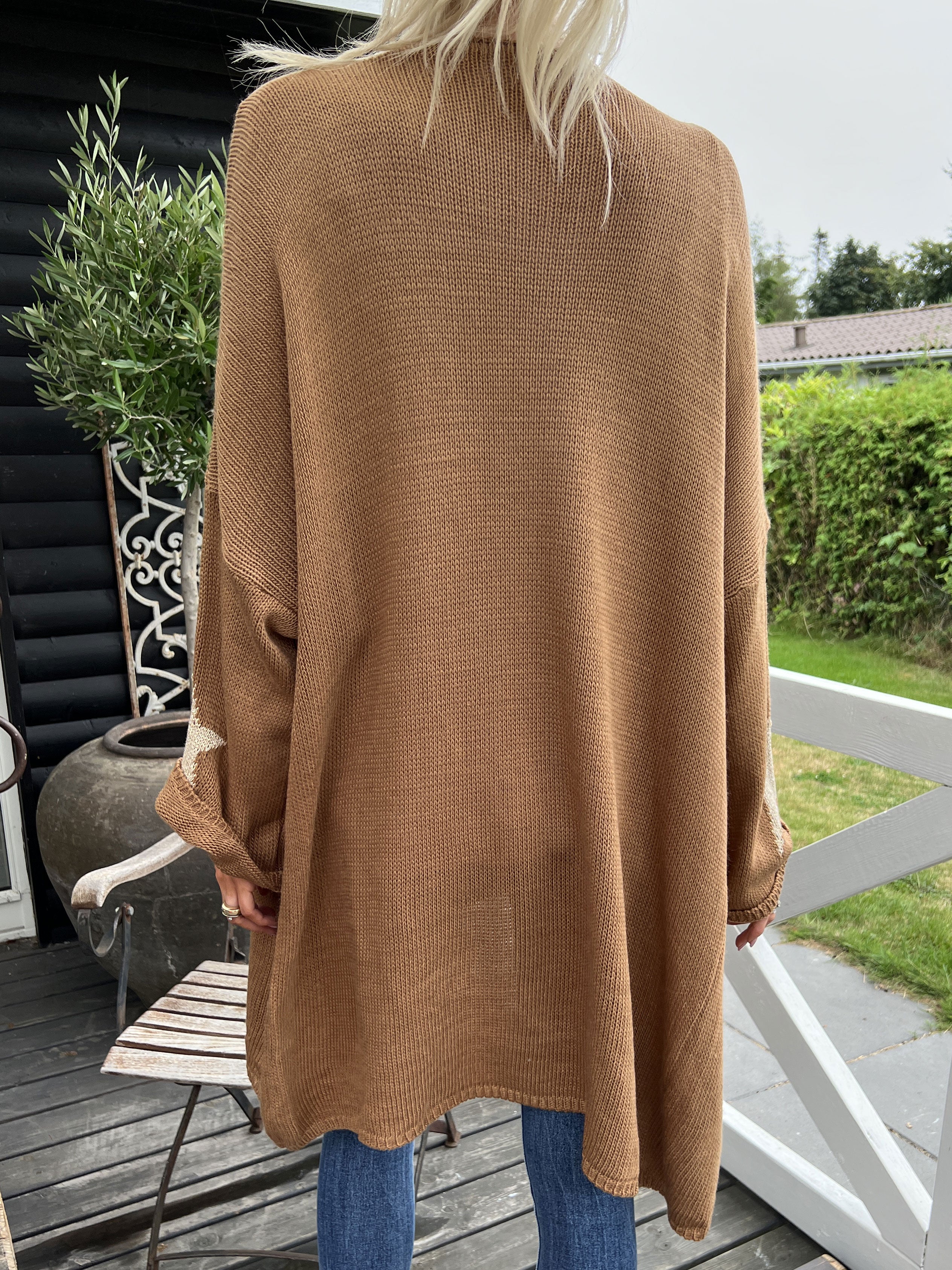 Lowa - Strik cardigan med stjerne på ærmet