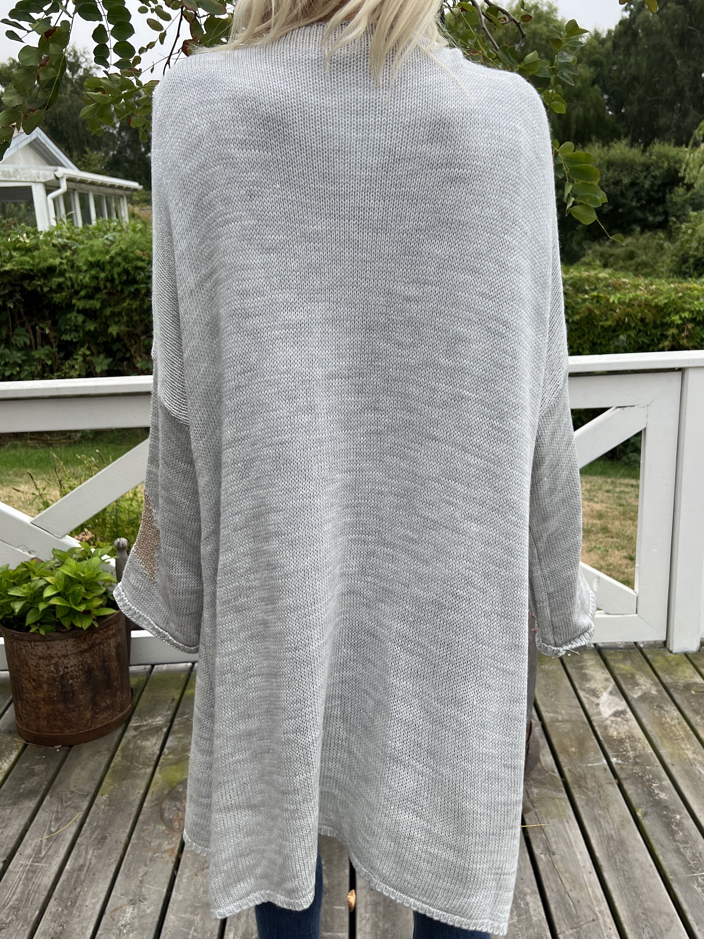 Lowa - Strik cardigan med stjerne på ærmet