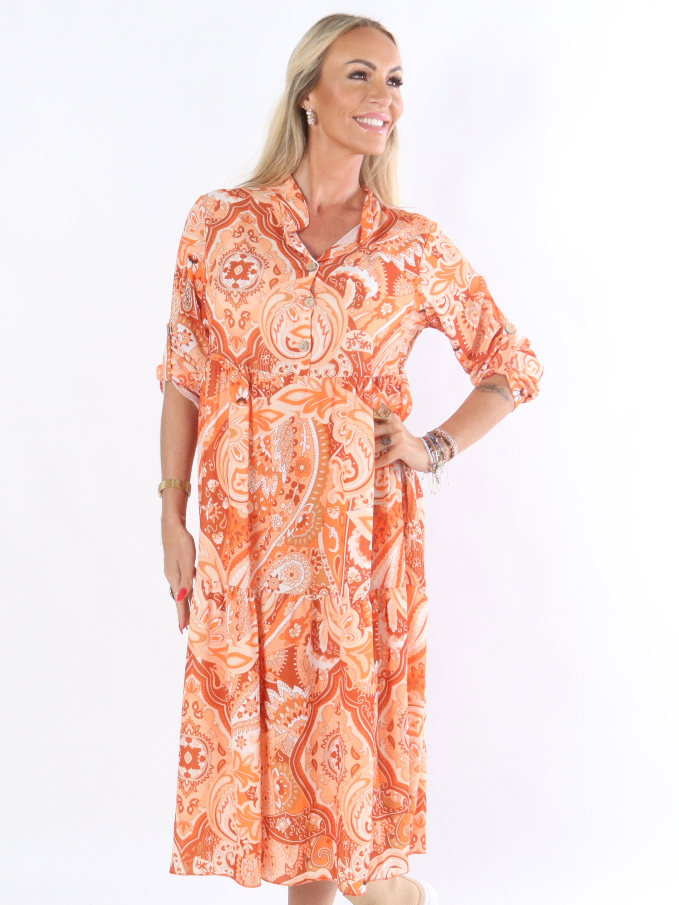 Lucia - Mønstret kjole med lag på lag look