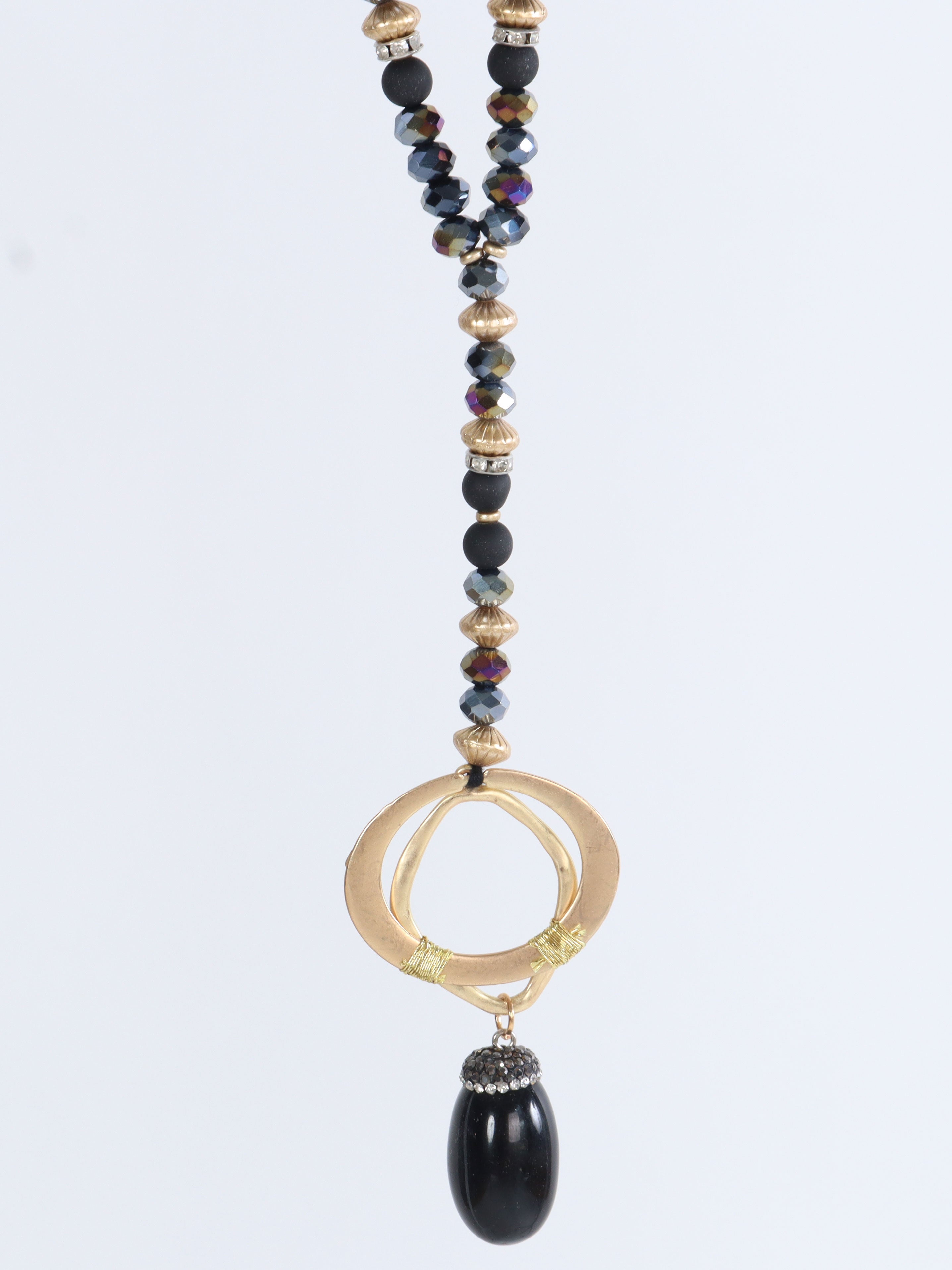 Luna - Sort og guld perlekæde med vedhæng