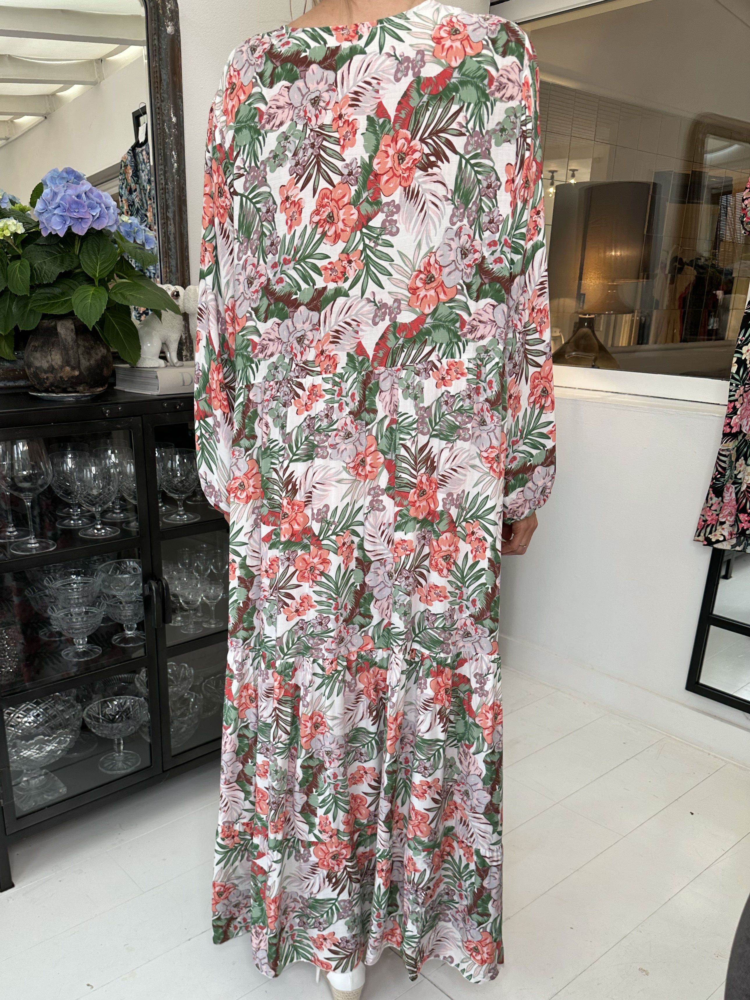 Alasca lydia - Kjole i blødt stof med palmeblade og blomster