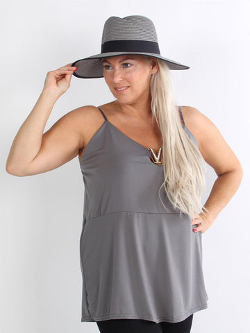 Lydia - Armygrøn top med guldsmykke ved brystet