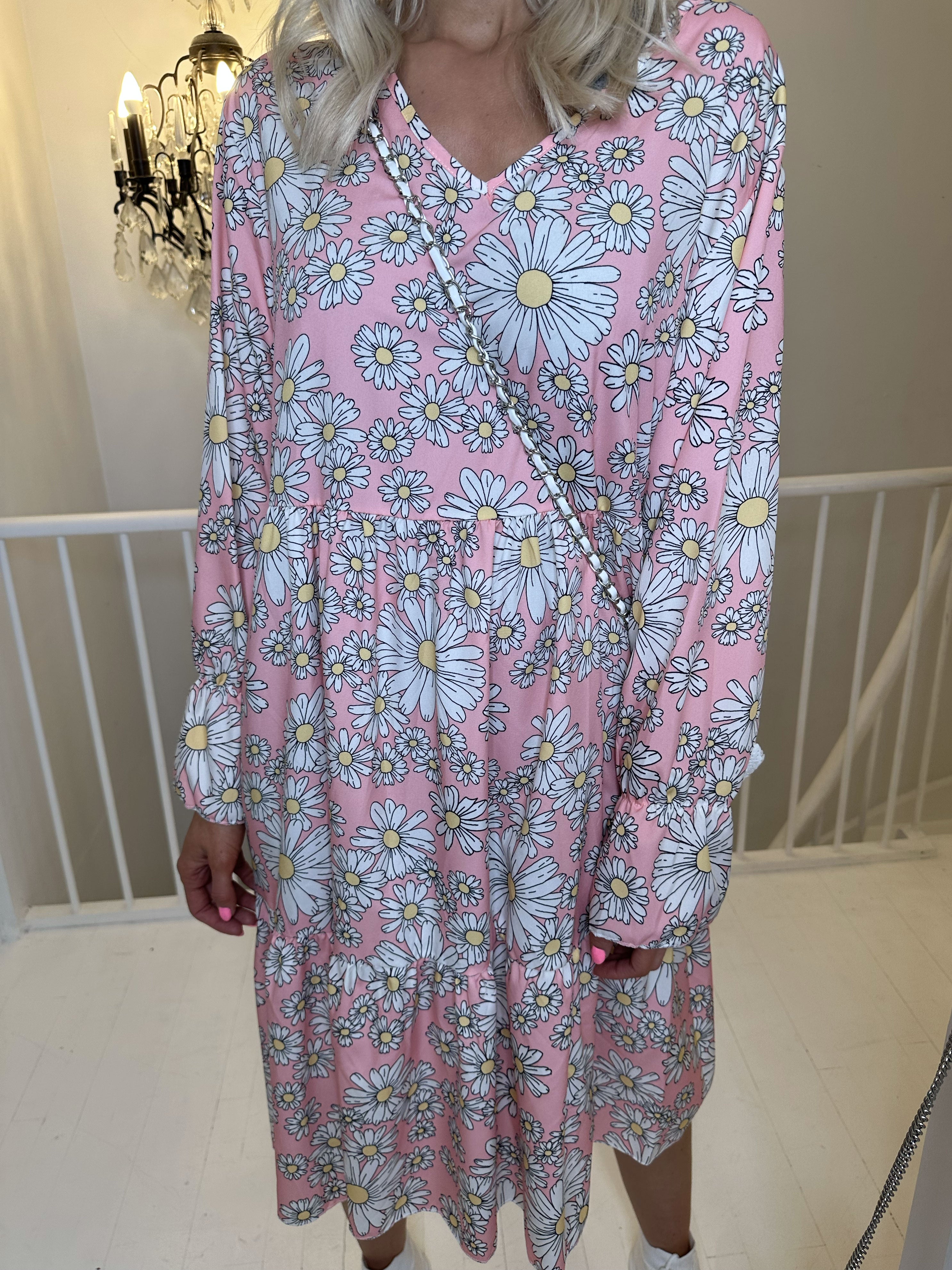 Marguerit - Sød kjole med flot margueritprint