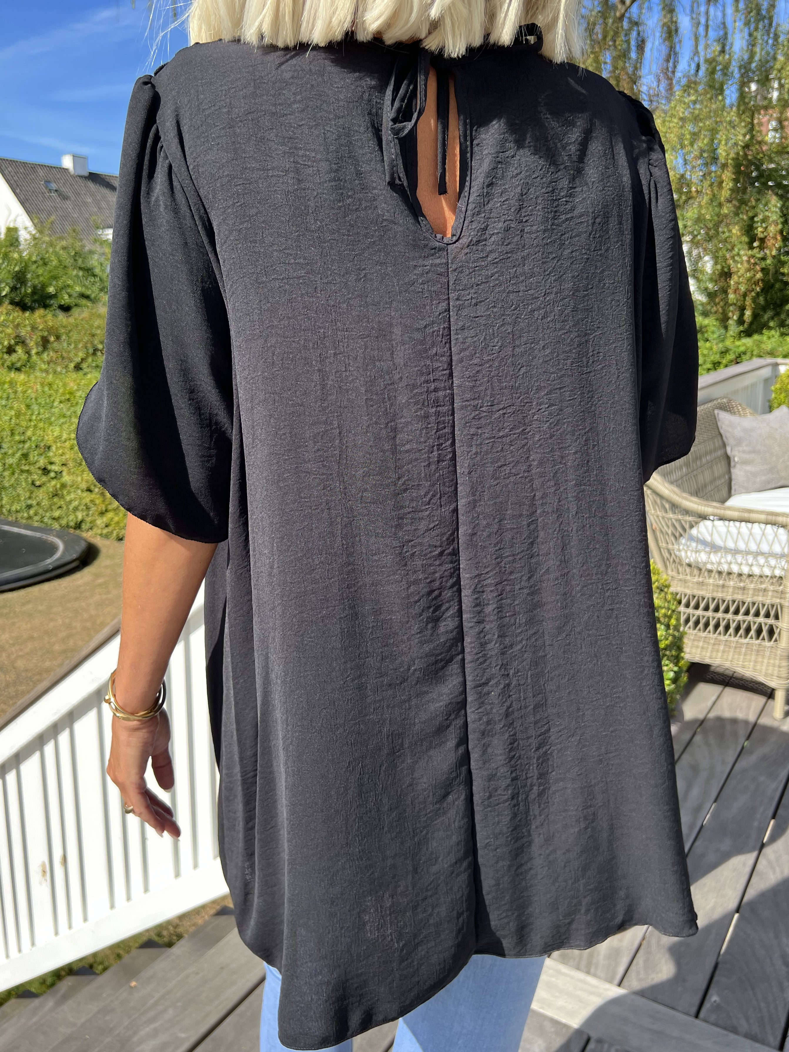 Malle - Sød tunika med blonde