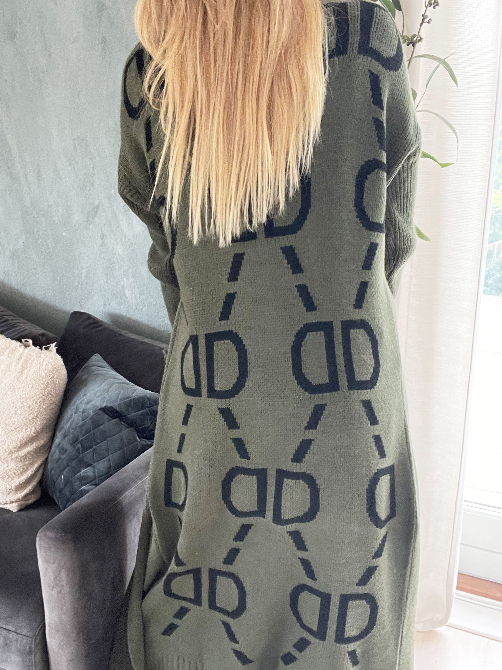 Mandy - Plus size strikcardigan med tekst og mønster