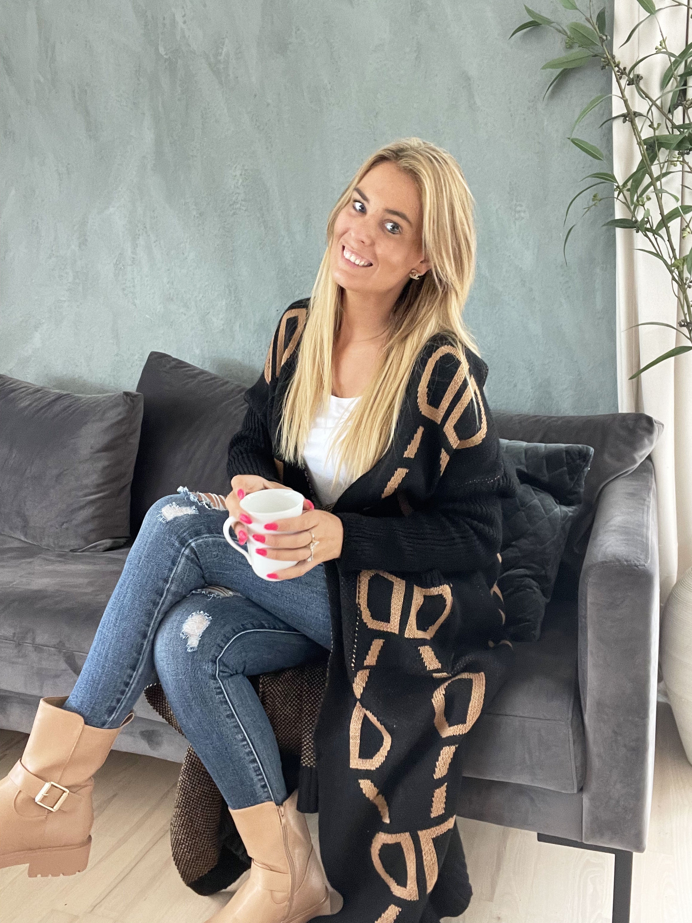 Mandy - Plus size strikcardigan med tekst og mønster