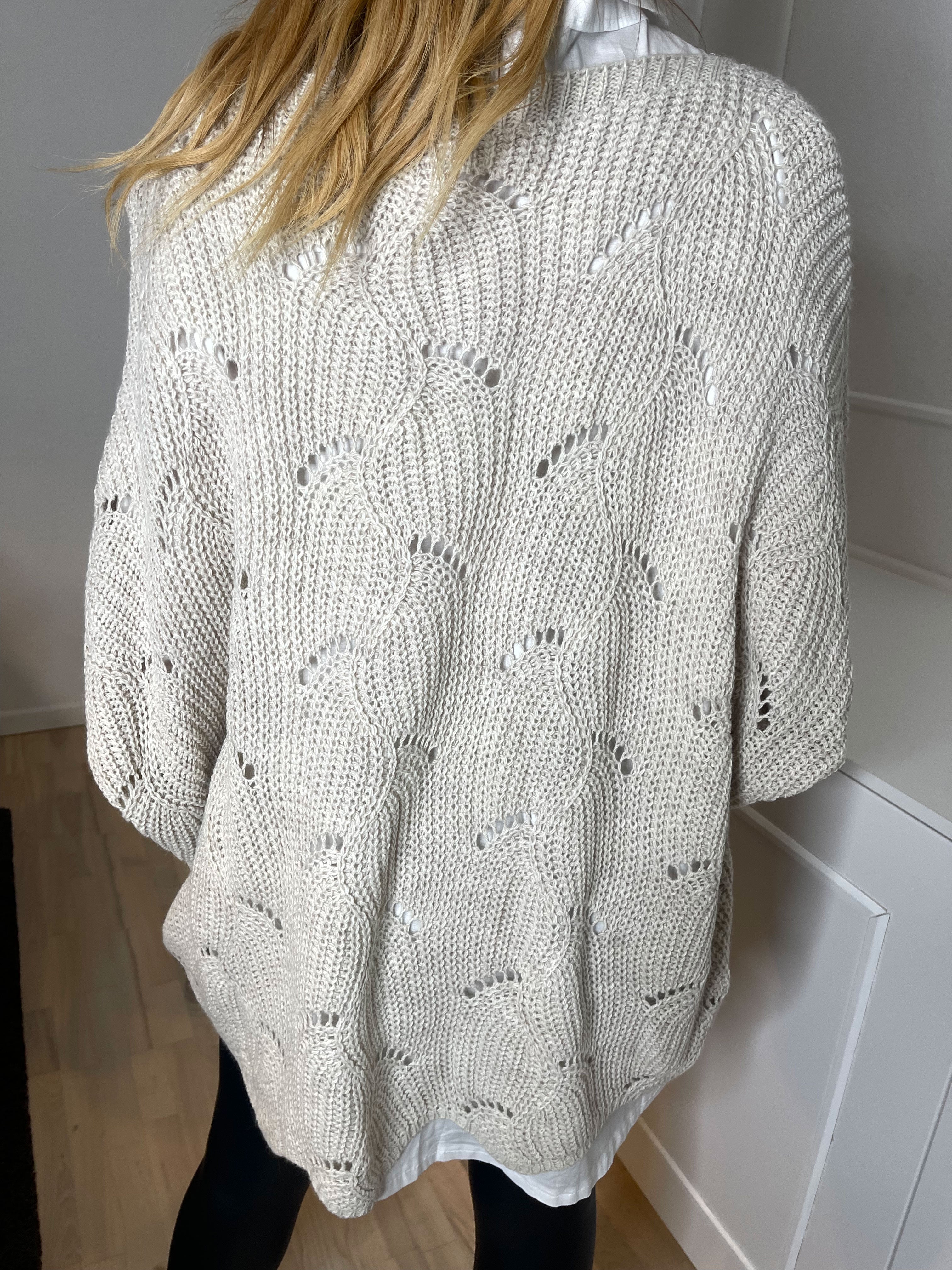 Manja - Strikbluse med hullet mønster