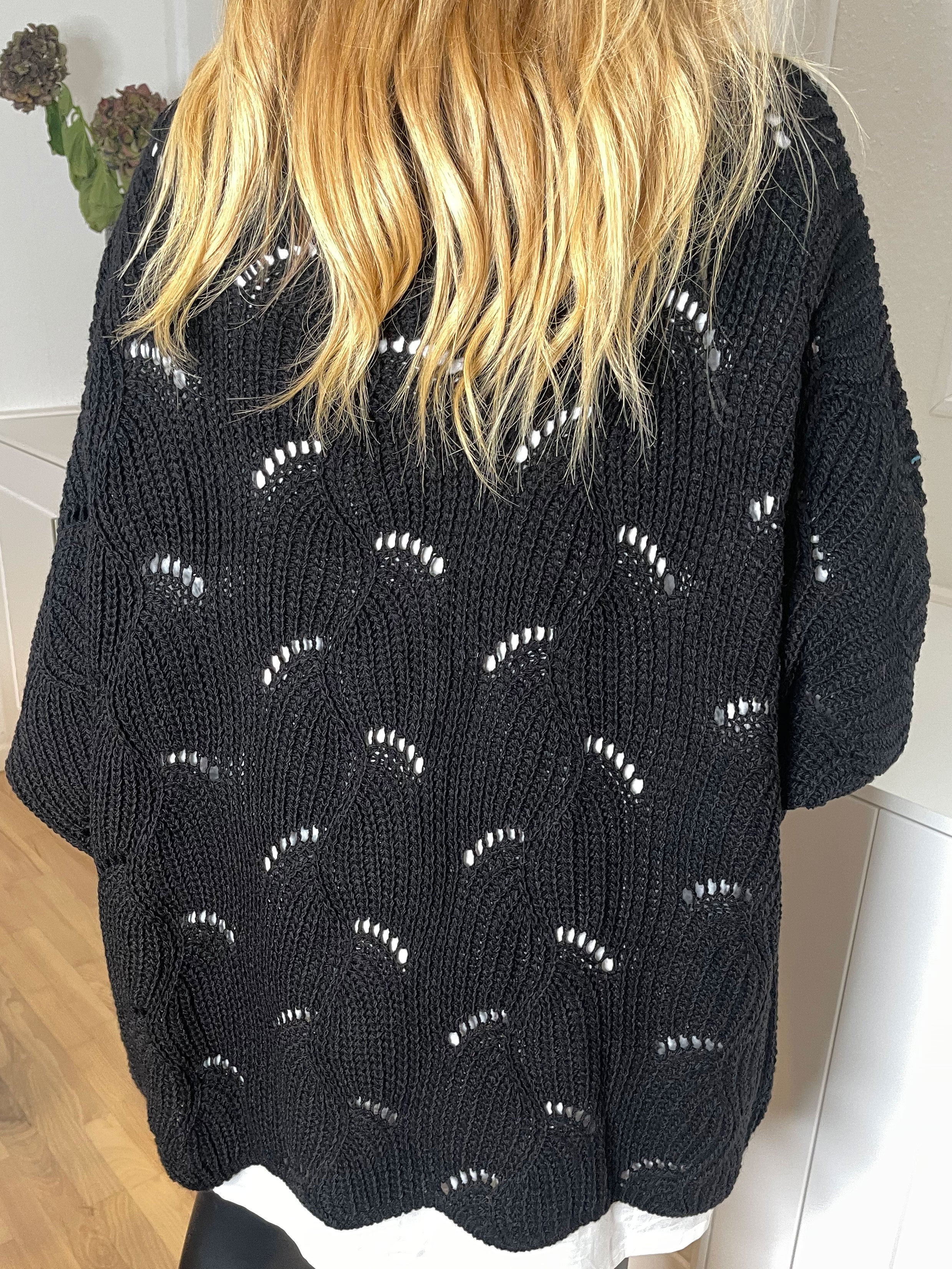 Manja - Strikbluse med hullet mønster