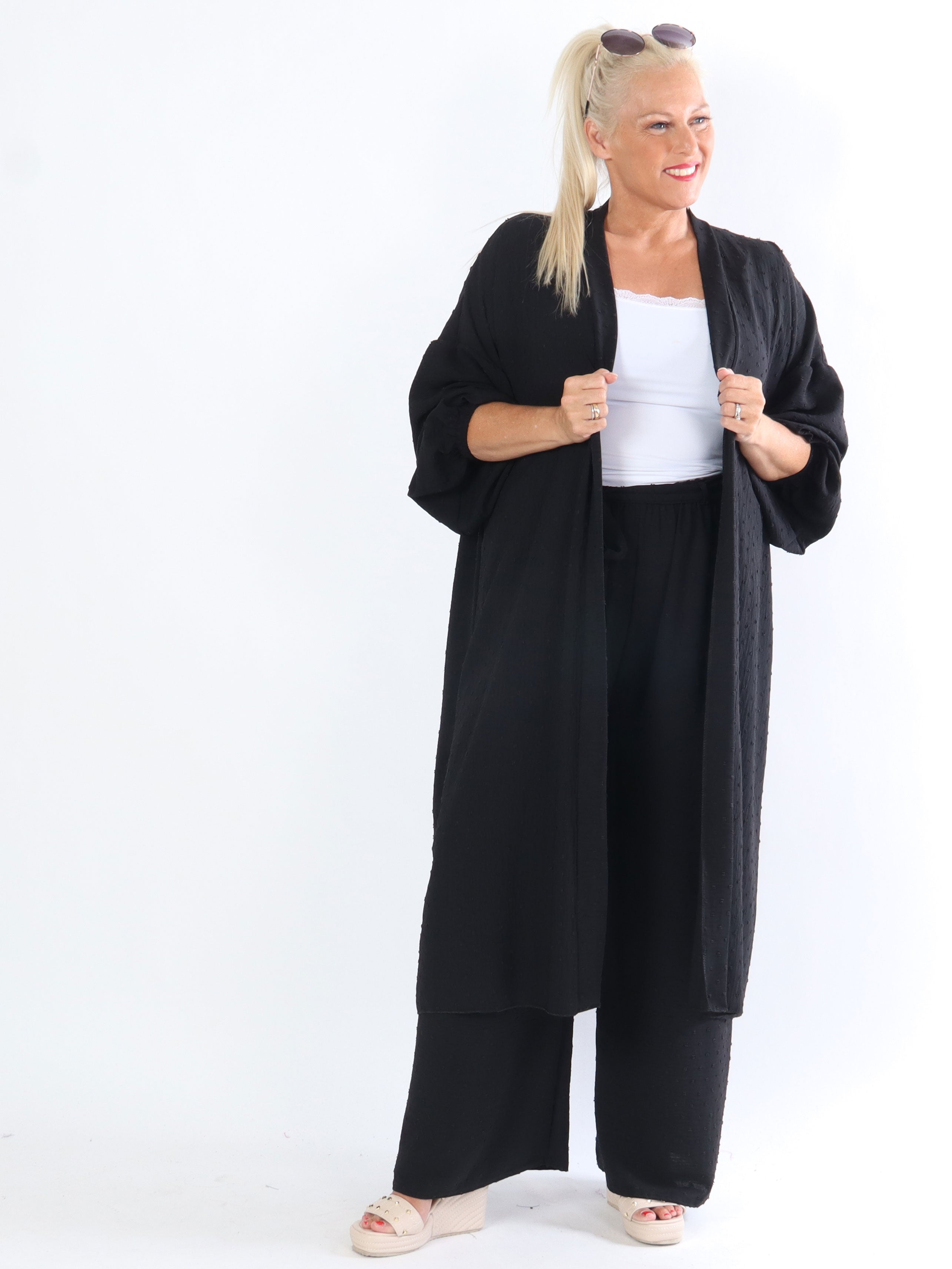 Marbella - Sød let plus size cardigan med prikket mønster