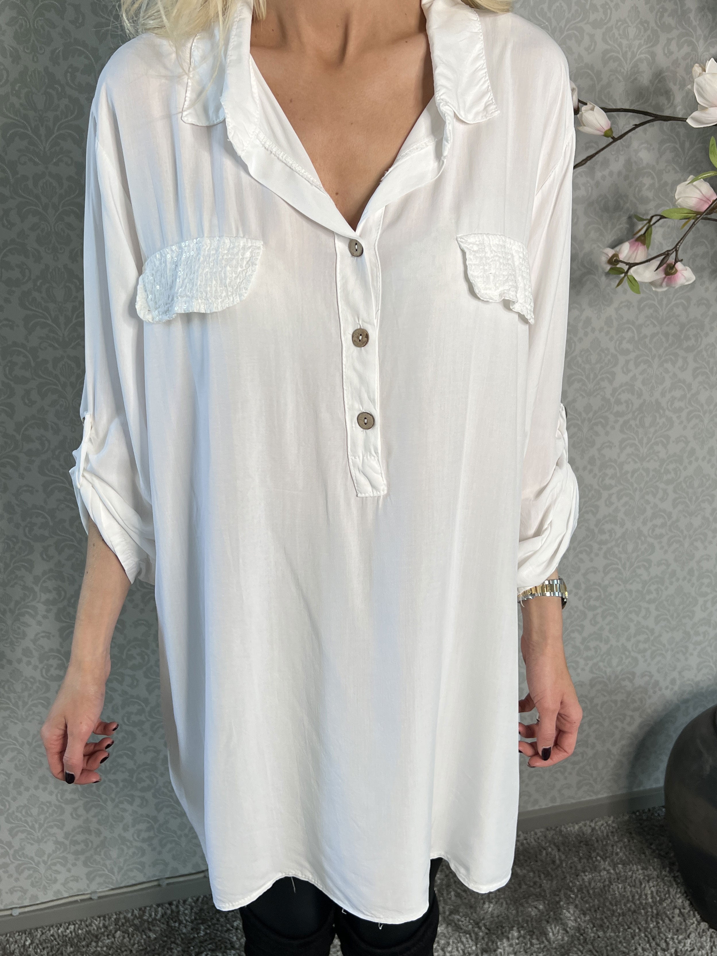 Marcelina - Fin skjorte med pailletlommer