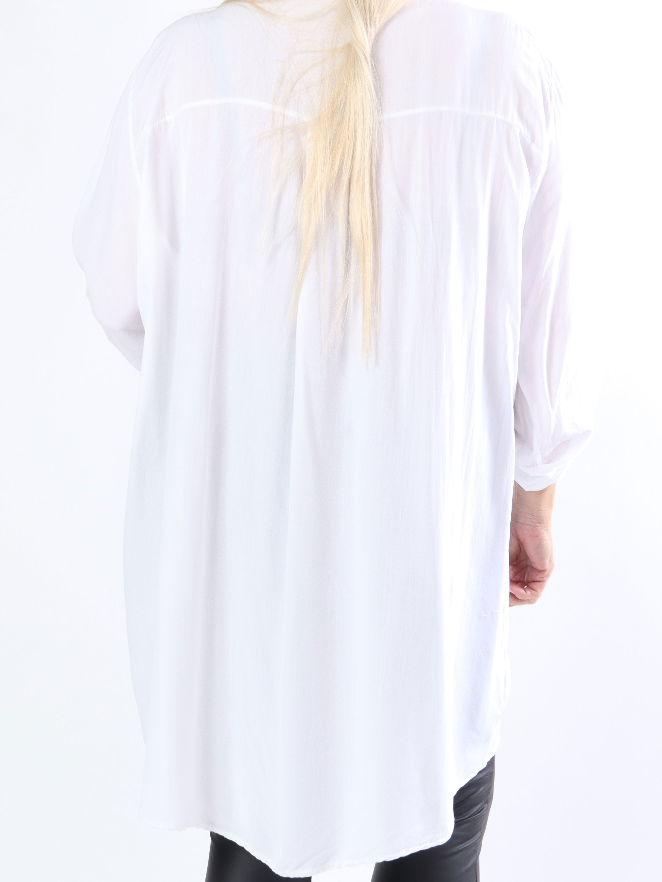 Marcelina - Sød plus size skjorte med pailletlomme